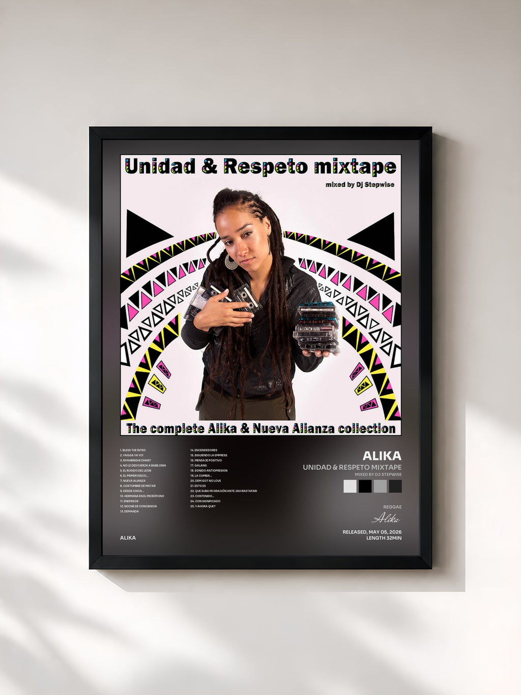 #noir Tableau de l'album Unidad & Respeto Mixtape (Mixed by Dj Stepwise) de Alika, cadre noir, imprimé et encadré en France