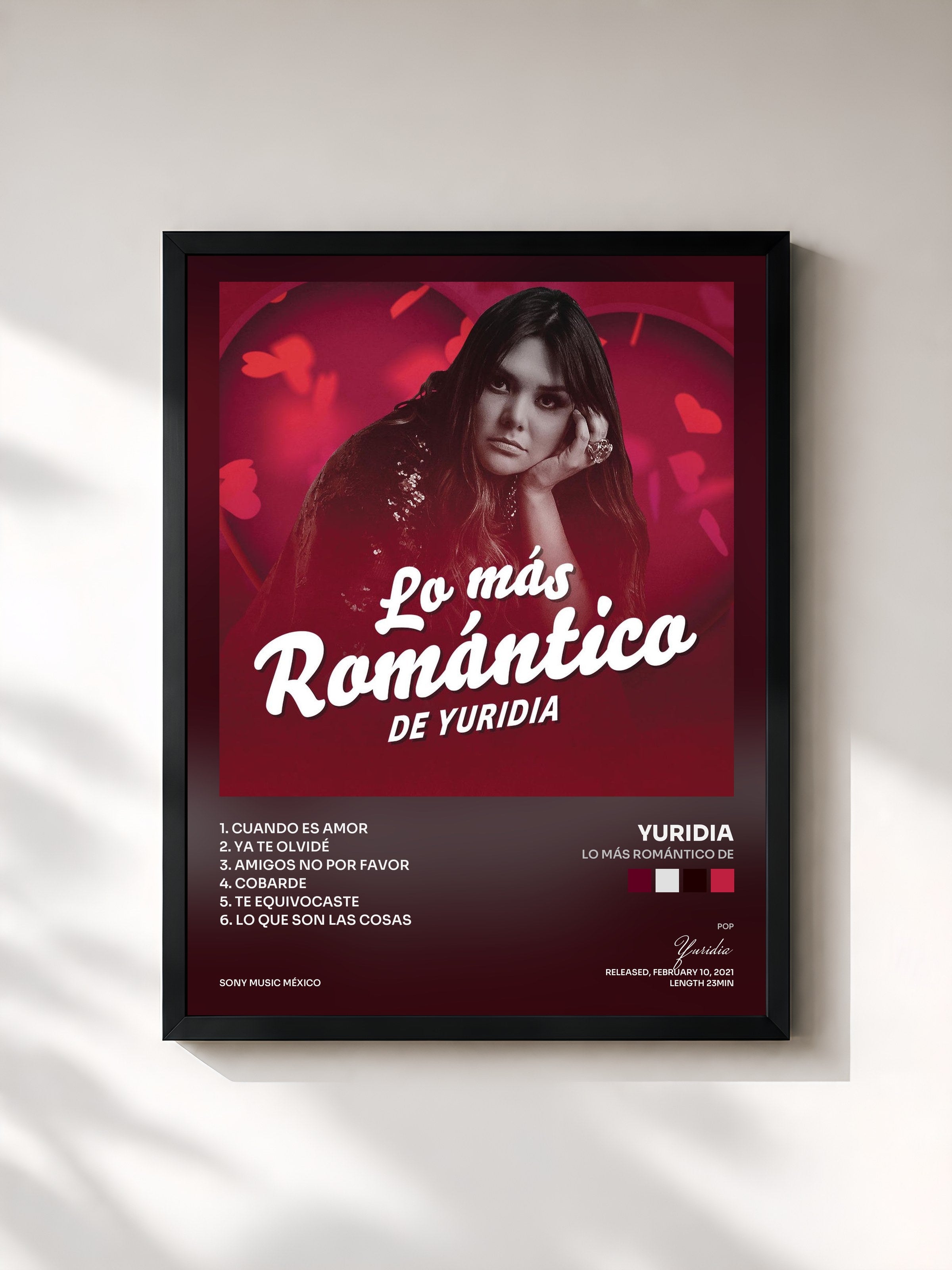 #noir Tableau de l'album Lo Más Romántico de de Yuridia, cadre noir, imprimé et encadré en France