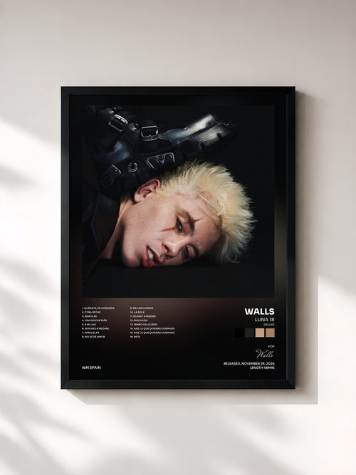Walls · LUNA 18 (Deluxe) — Affiche encadrée