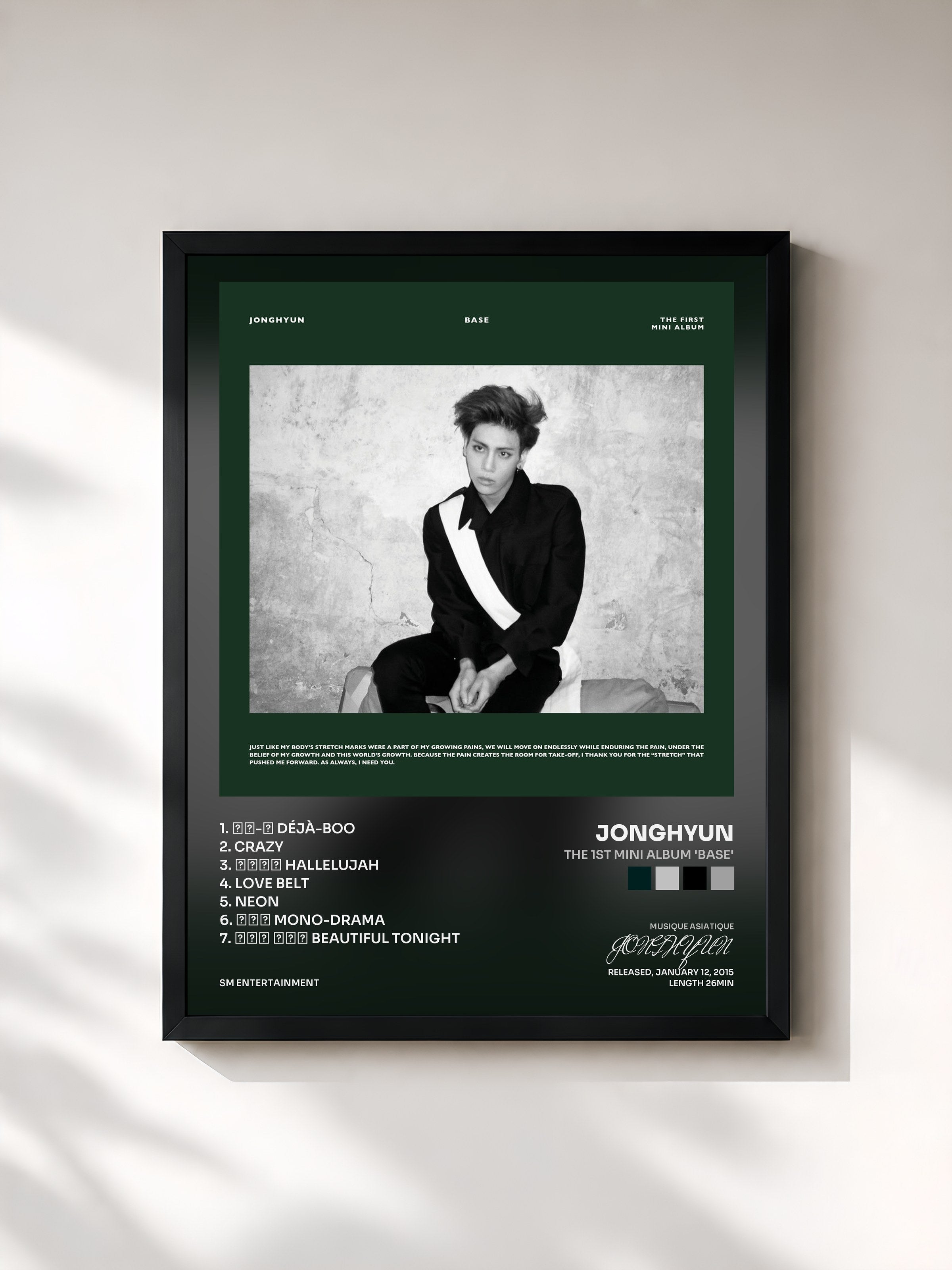 #noir Tableau de l'album The 1st Mini Album 'BASE' de JONGHYUN, cadre noir, imprimé et encadré en France