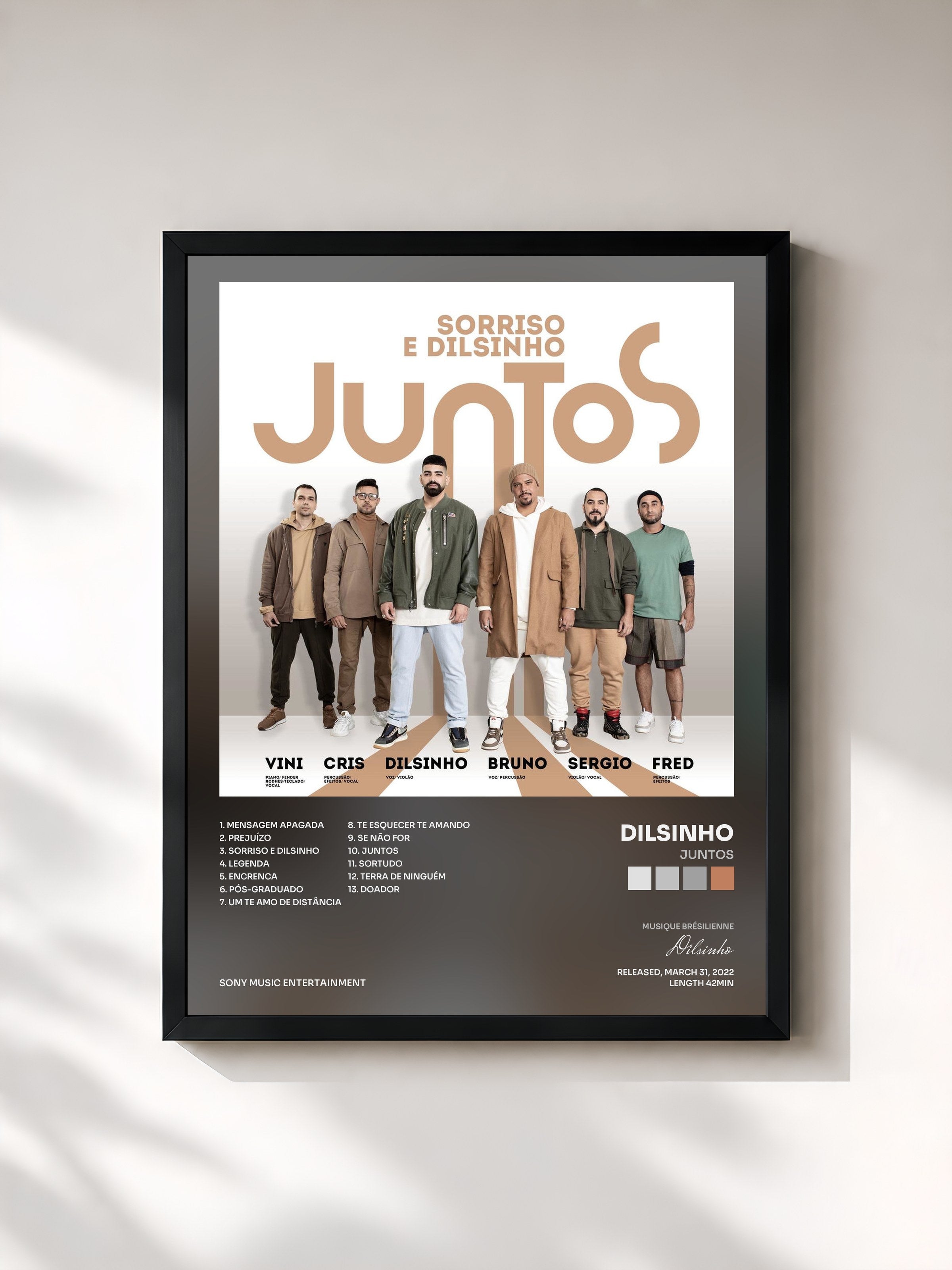 #noir Tableau de l'album Juntos de Dilsinho, cadre noir, imprimé et encadré en France