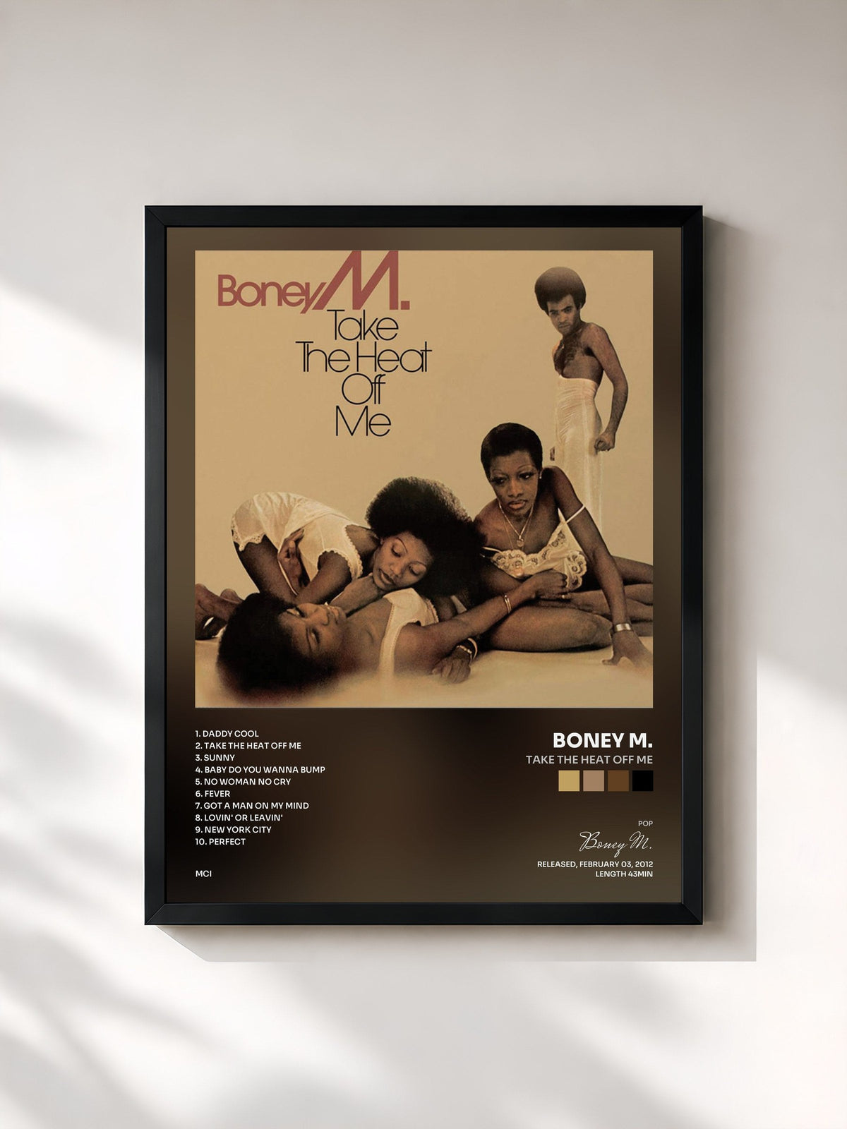 #noir Tableau de l'album Take The Heat Off Me de Boney M., cadre noir, imprimé et encadré en France