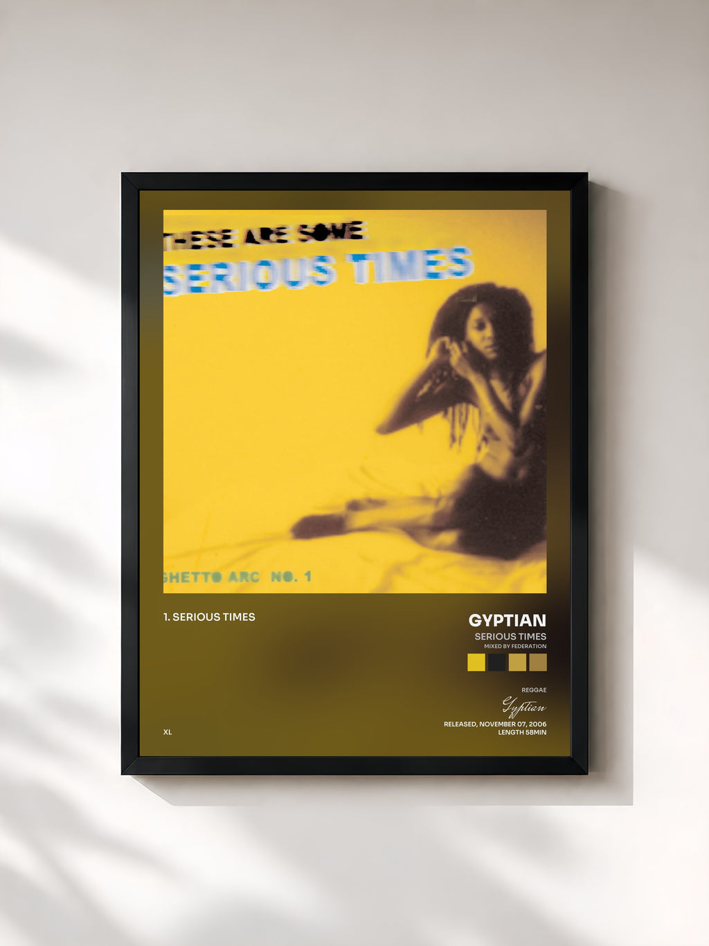 #noir Serious Times (Mixed by Federation) von Gyptian als gerahmter Kunstdruck, schwarzer Rahmen, gedruckt und gerahmt in Frankreich