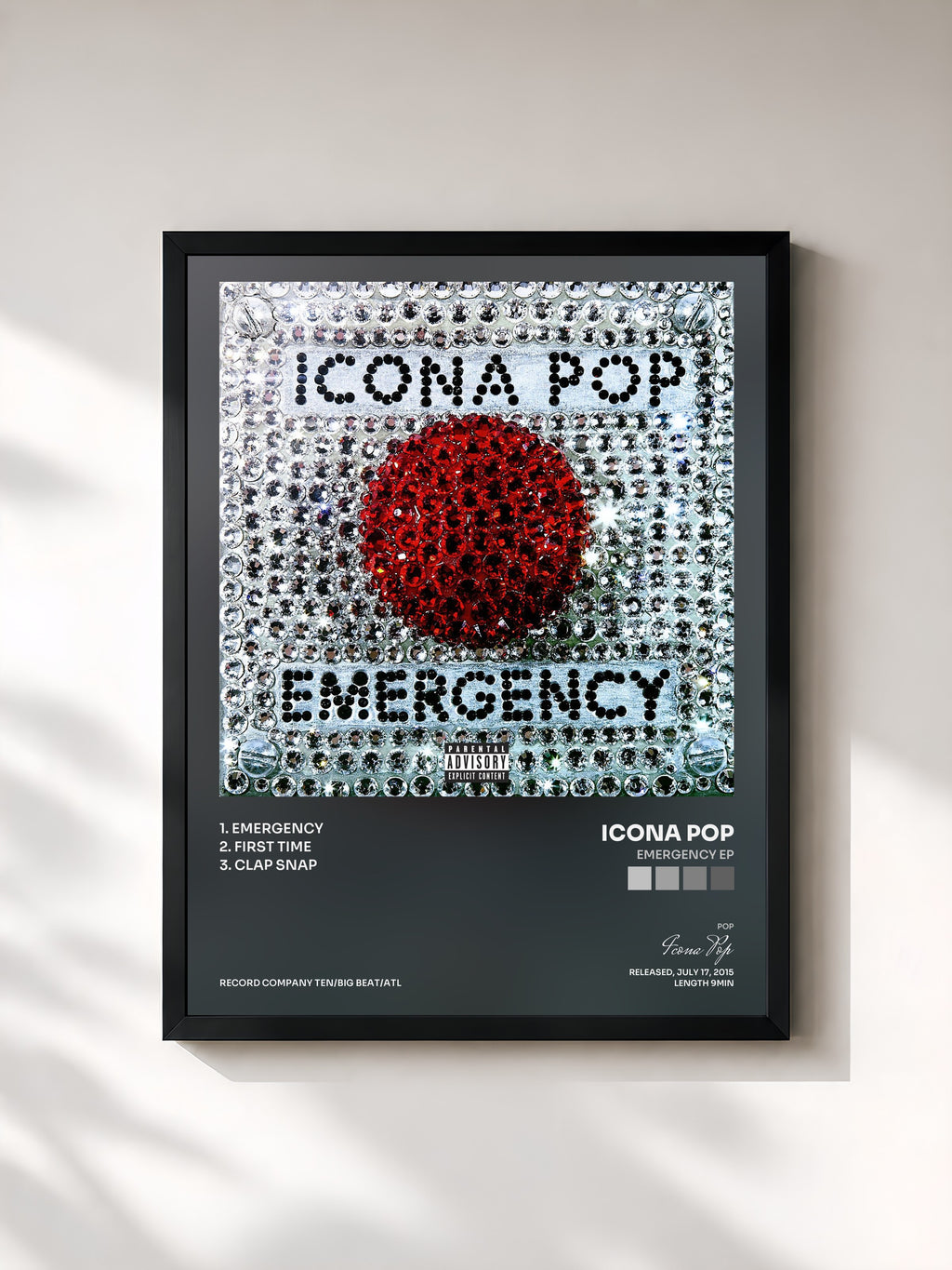#noir Tableau de l'album Emergency EP de Icona Pop, cadre noir, imprimé et encadré en France