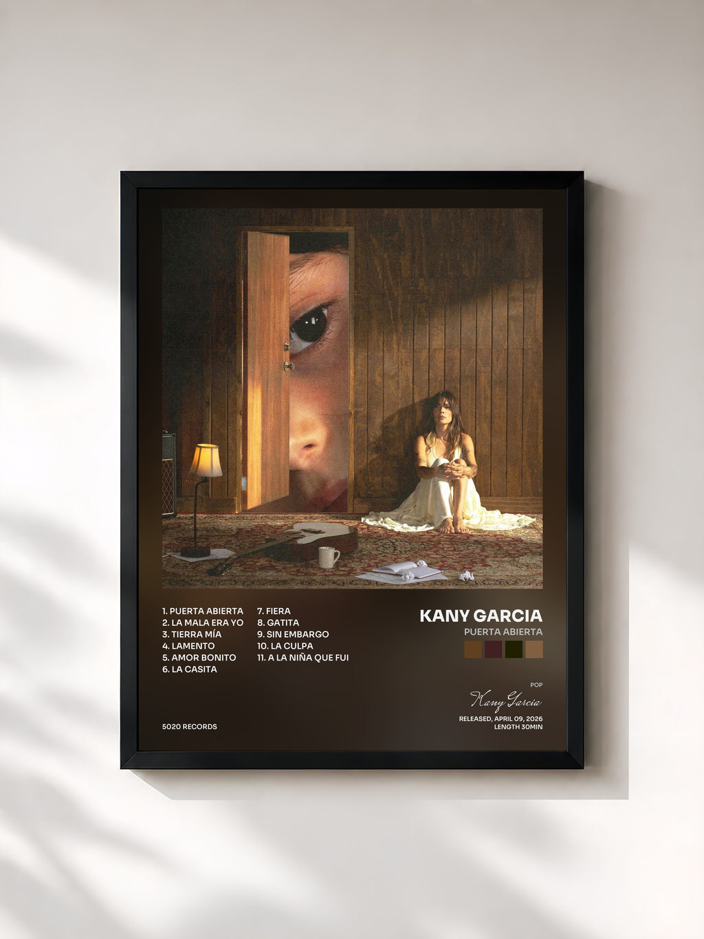 #noir Tableau de l'album PUERTA ABIERTA de Kany Garcia, cadre noir, imprimé et encadré en France