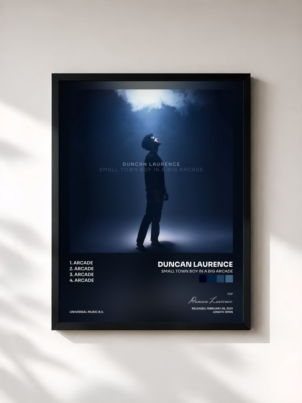 #noir Tableau de l'album Small Town Boy In A Big Arcade de Duncan Laurence, cadre noir, imprimé et encadré en France