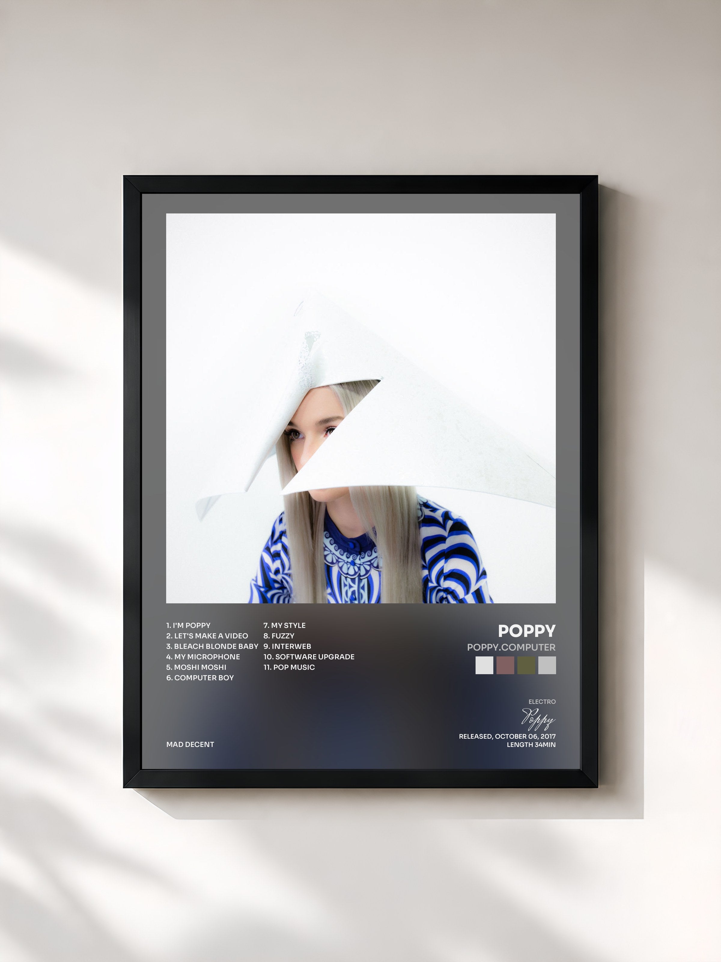 #noir Tableau de l'album Poppy.Computer de Poppy, cadre noir, imprimé et encadré en France