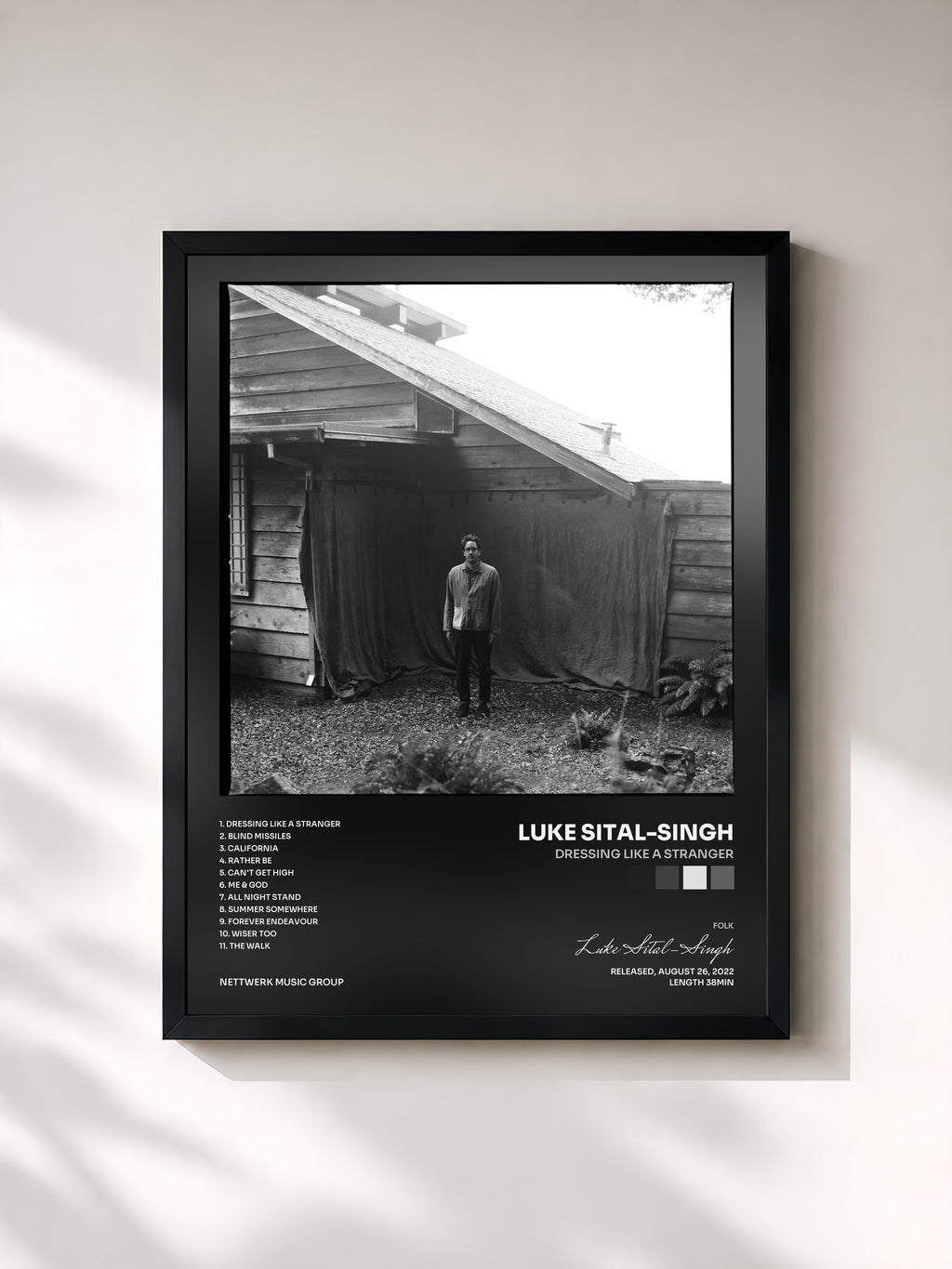 #noir Tableau de l'album Dressing Like a Stranger de Luke Sital-Singh, cadre noir, imprimé et encadré en France