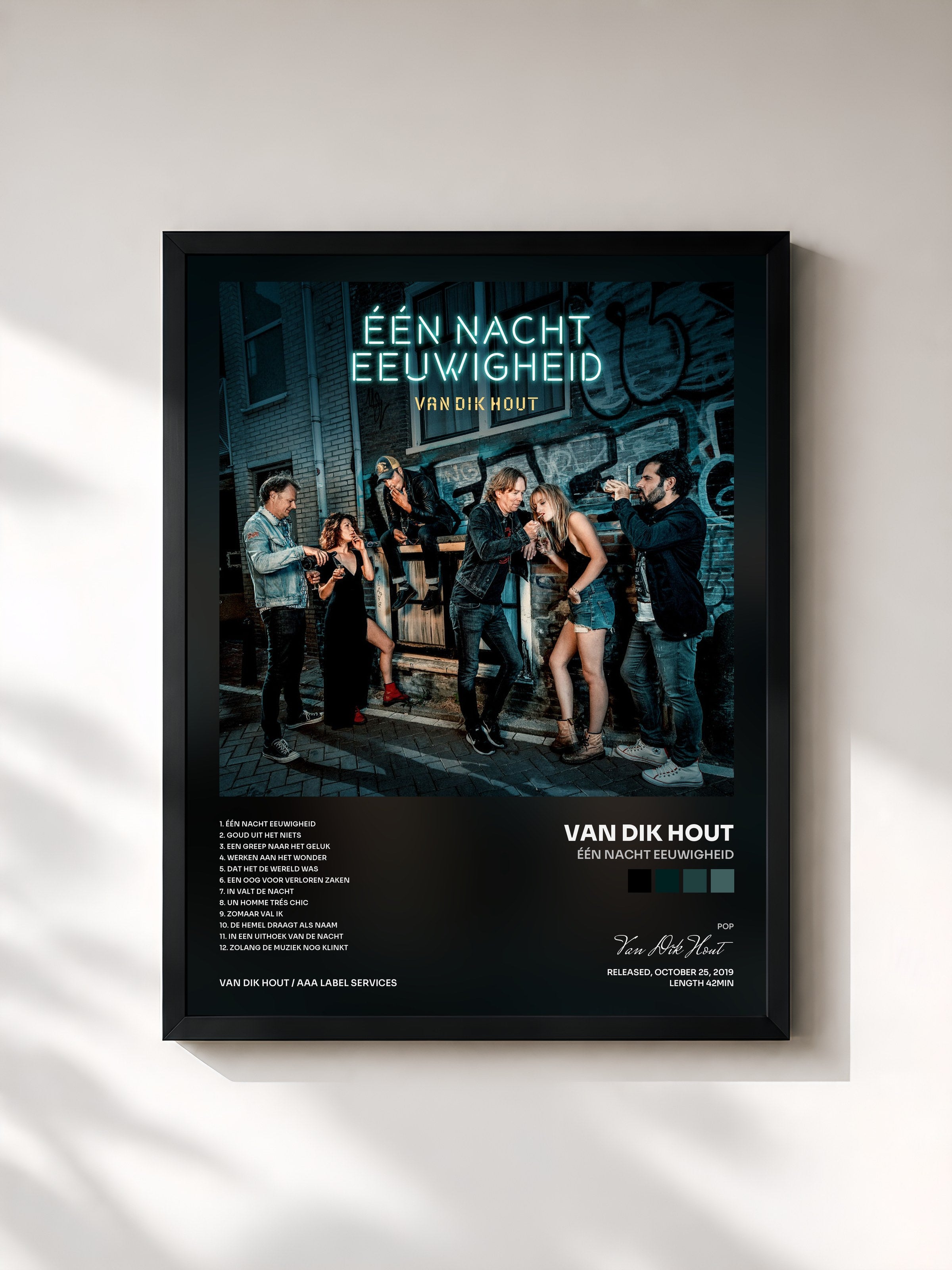 #noir Tableau de l'album Één Nacht Eeuwigheid de Van Dik Hout, cadre noir, imprimé et encadré en France