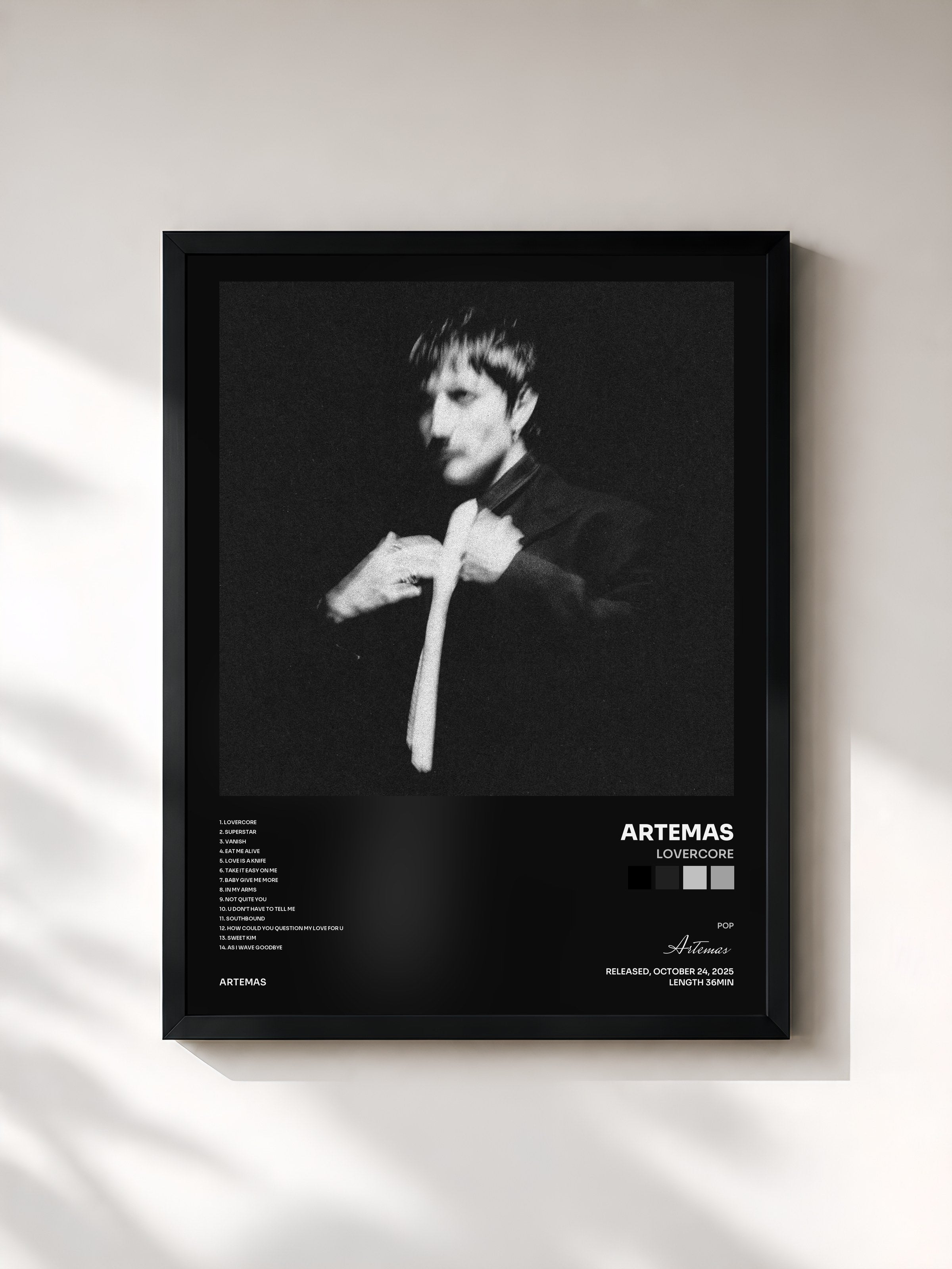#noir Tableau de l'album LOVERCORE de Artemas, cadre noir, imprimé et encadré en France