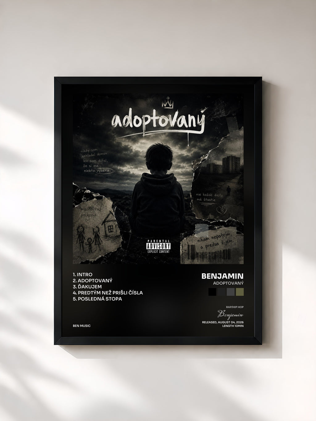 #noir Tableau de l'album Adoptovaný de Benjamin, cadre noir, imprimé et encadré en France