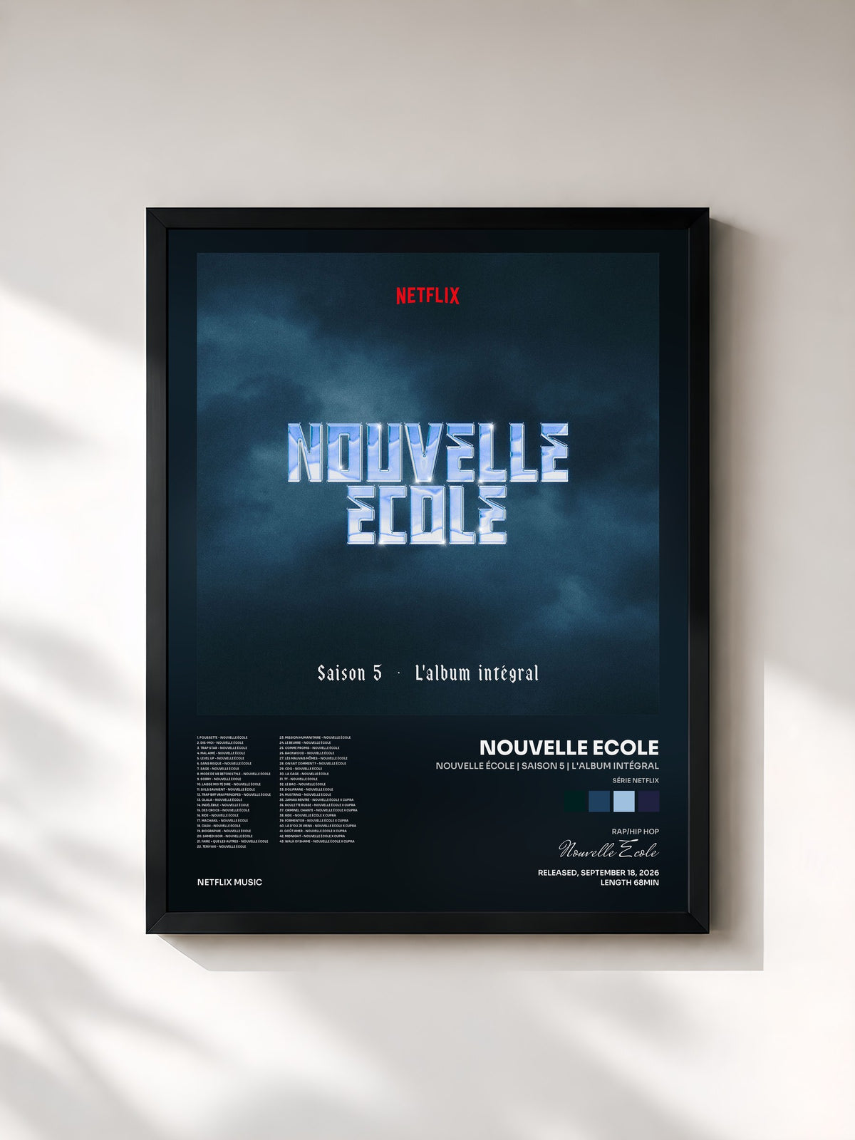 #noir Tableau de l'album Nouvelle École | Saison 5 | L'album Intégral (Série Netflix) de Nouvelle Ecole, cadre noir, imprimé et encadré en France