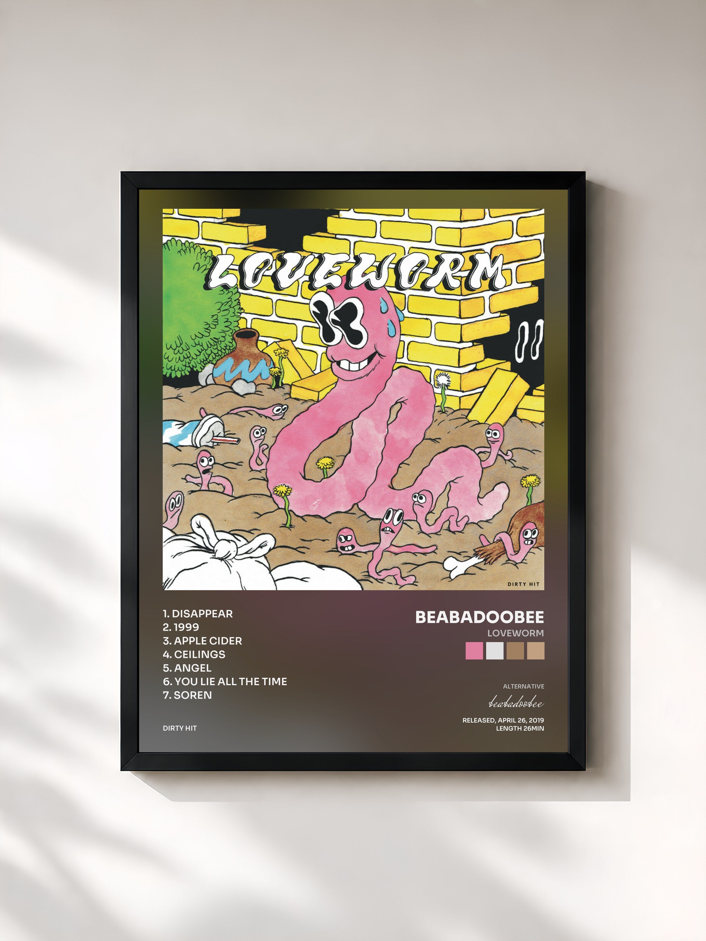 #noir Tableau de l'album Loveworm de beabadoobee, cadre noir, imprimé et encadré en France