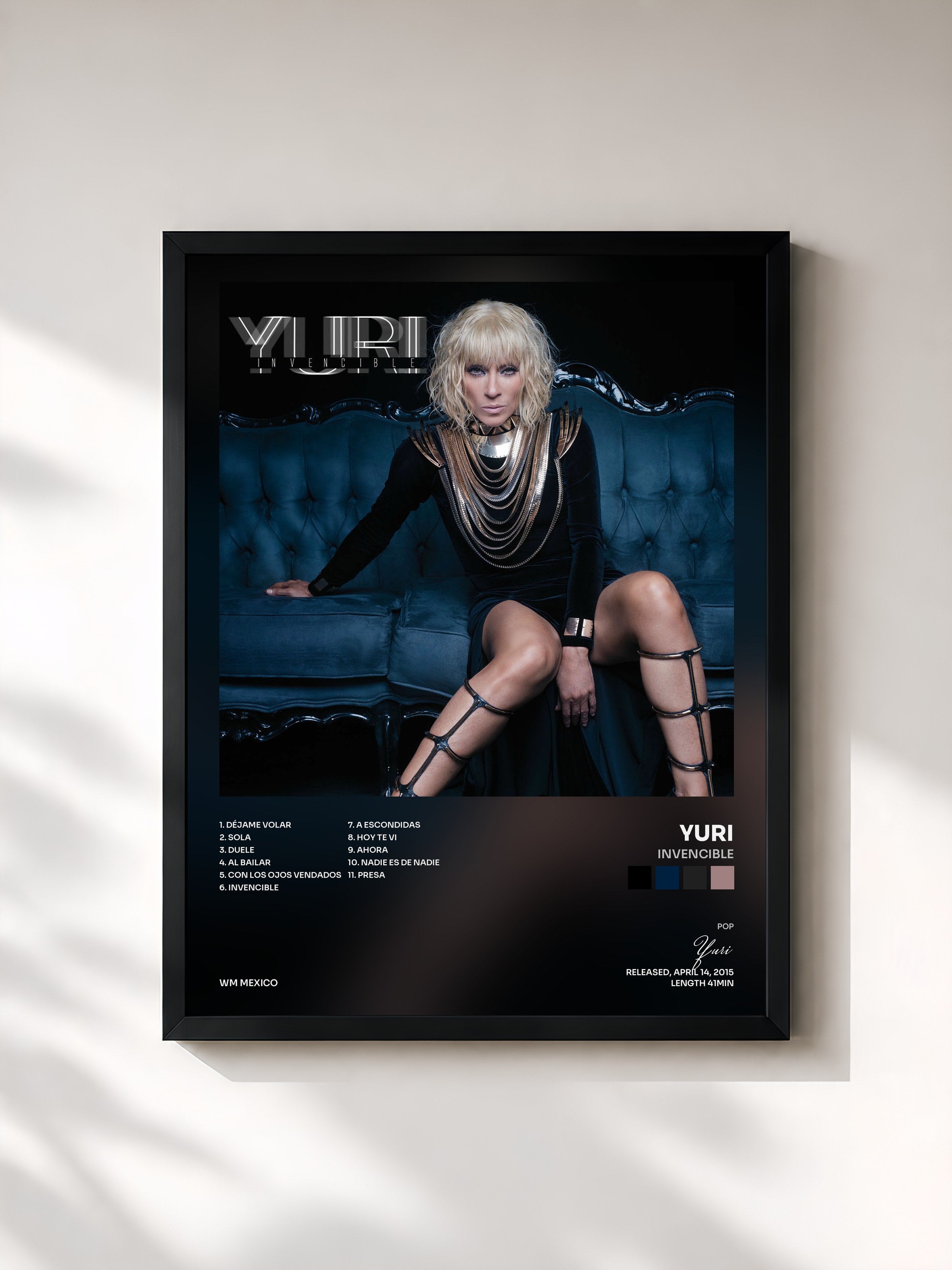 #noir Tableau de l'album Invencible de Yuri, cadre noir, imprimé et encadré en France