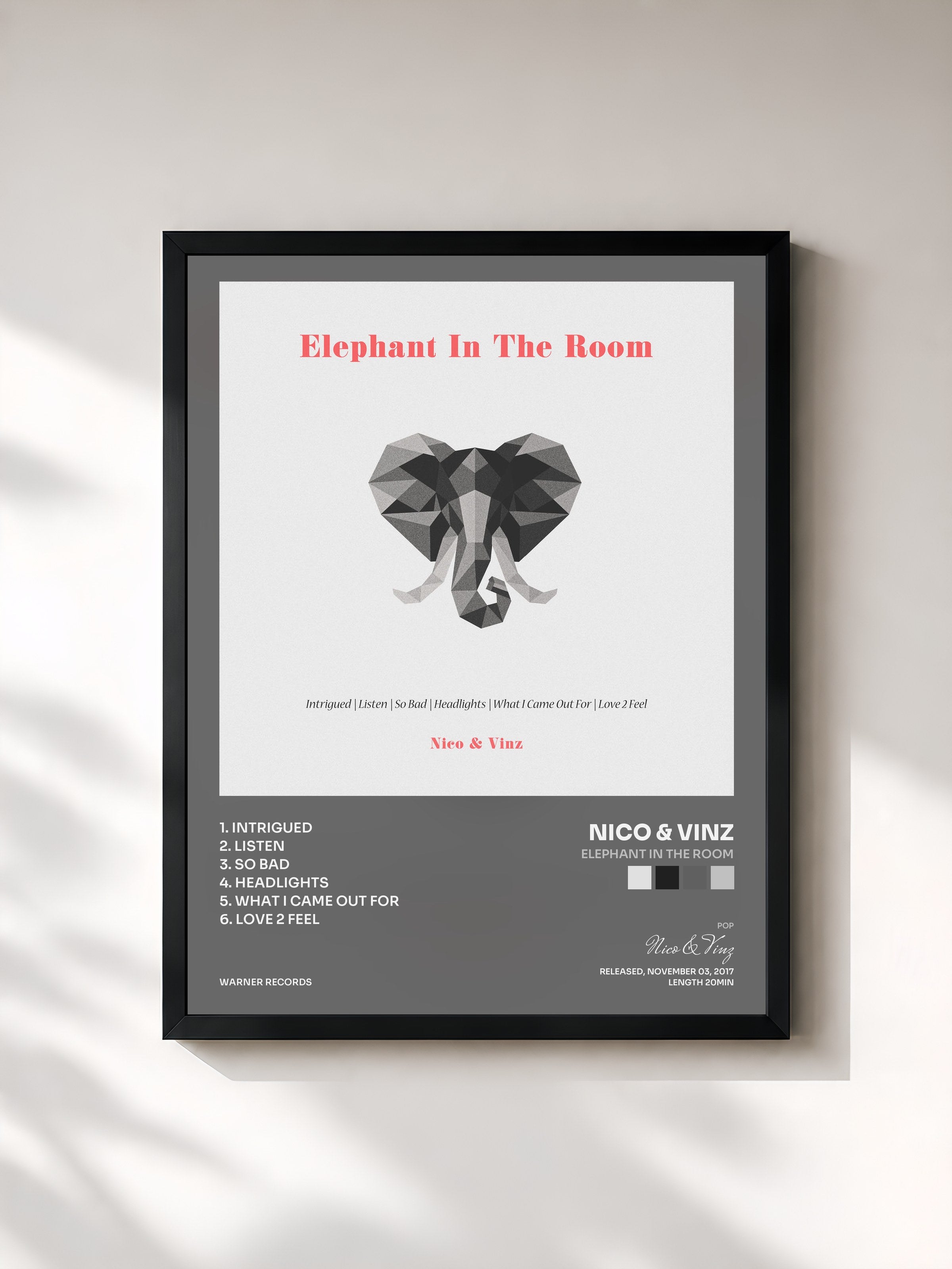 #noir Tableau de l'album Elephant in the Room de Nico & Vinz, cadre noir, imprimé et encadré en France