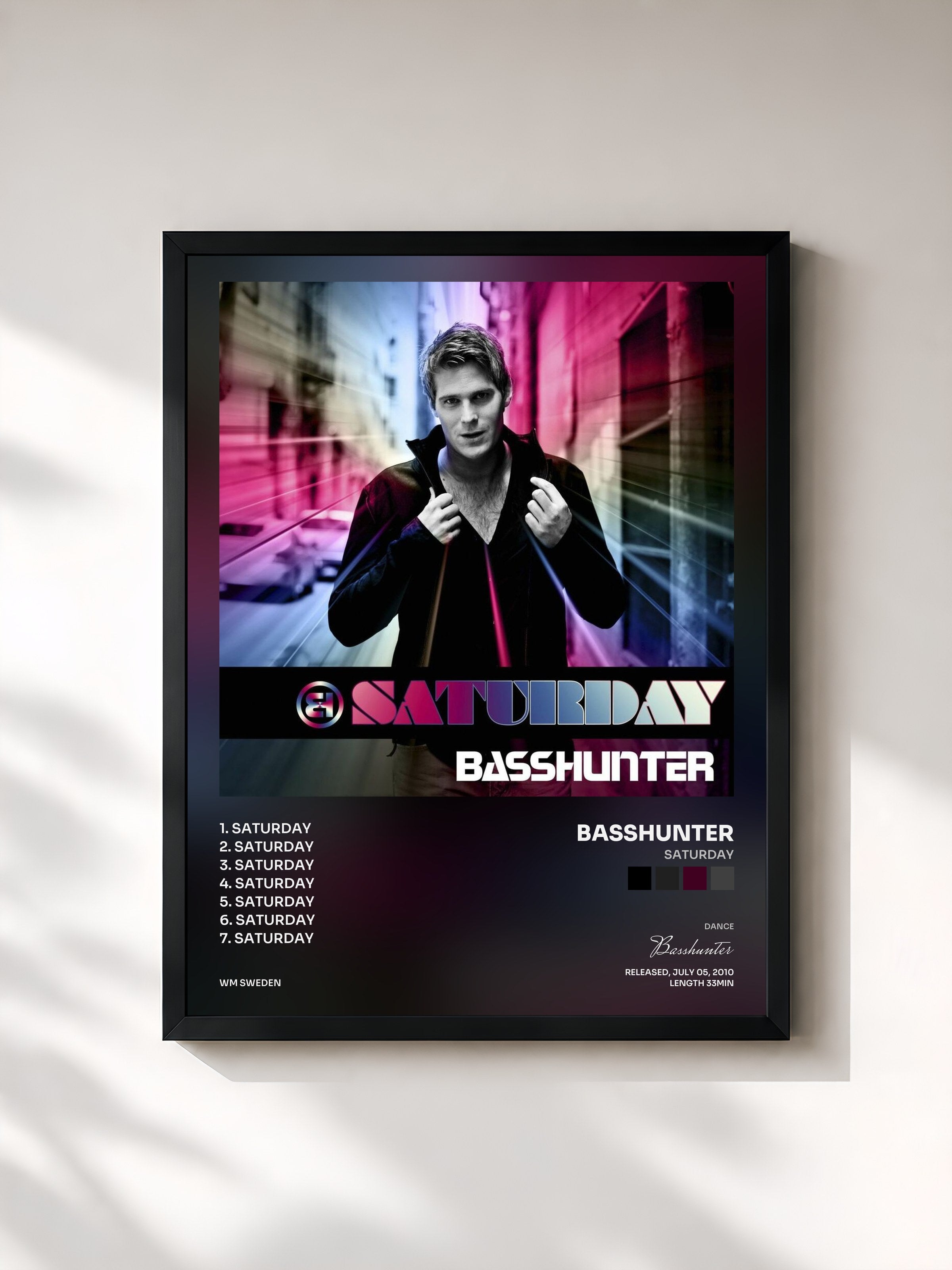 #noir Tableau de l'album Saturday de Basshunter, cadre noir, imprimé et encadré en France