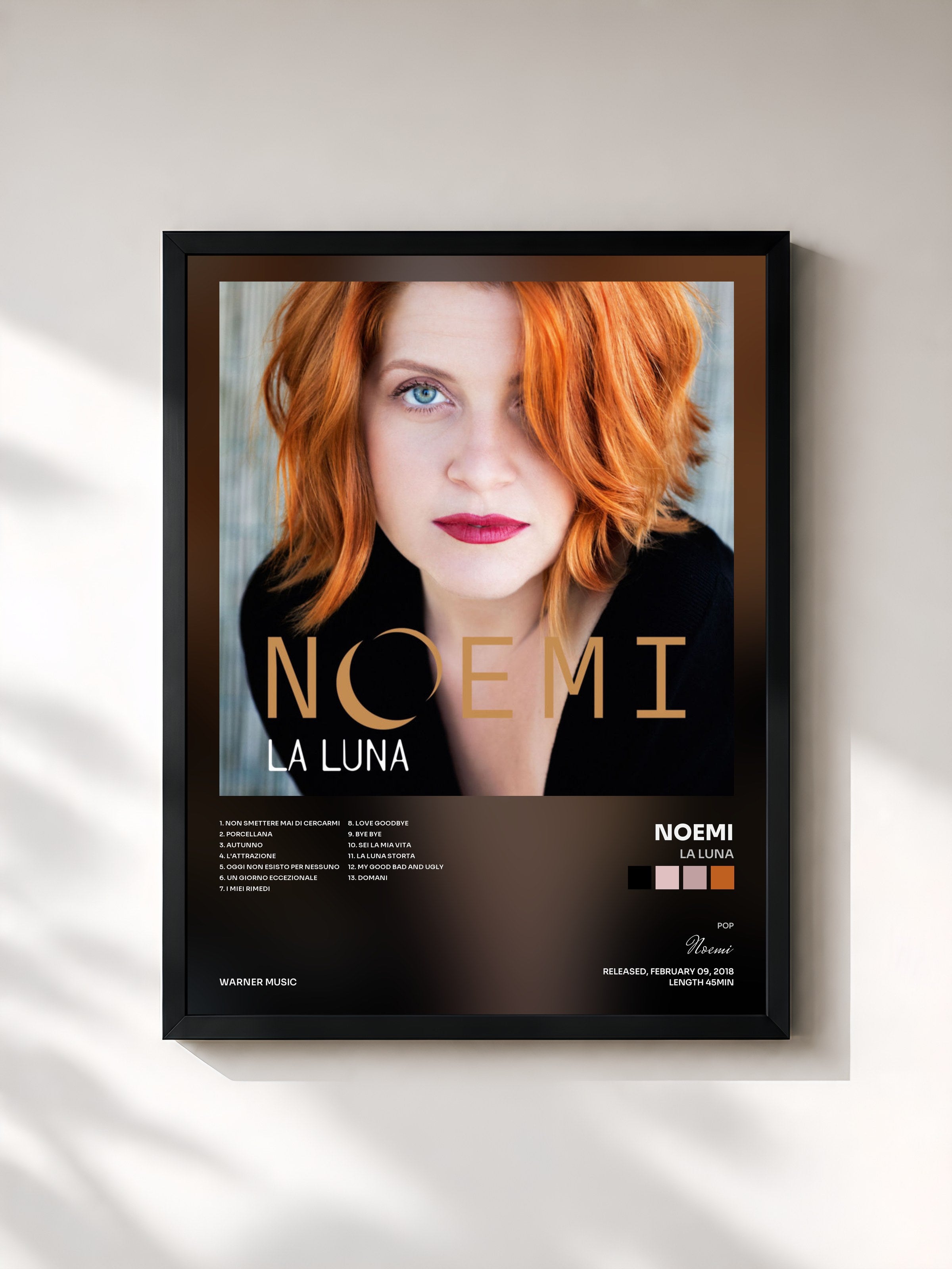 #noir Tableau de l'album La Luna de Noemi, cadre noir, imprimé et encadré en France