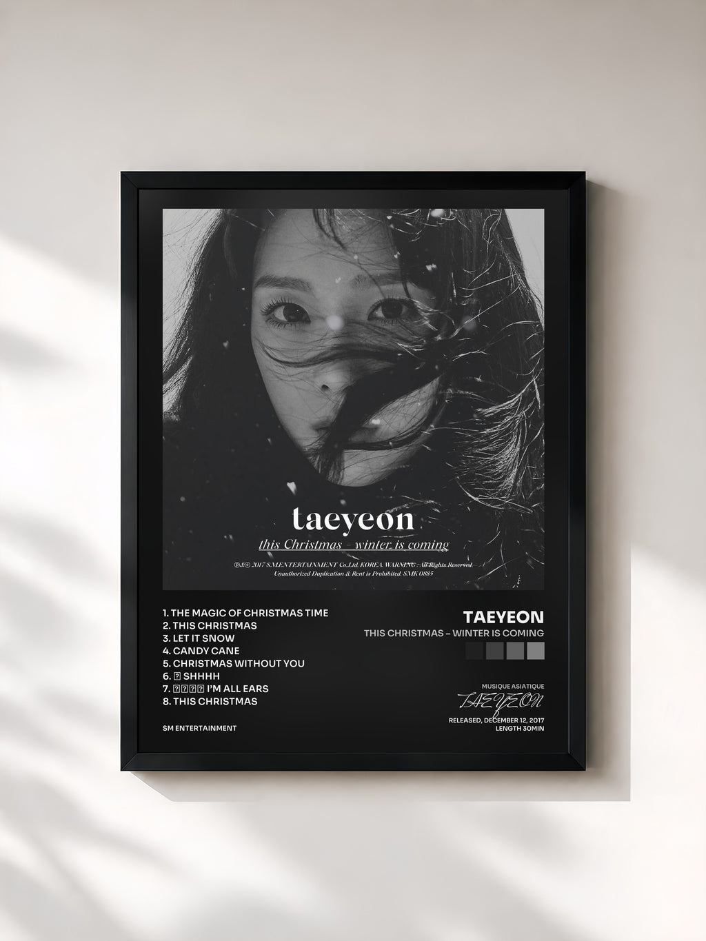 #noir Tableau de l'album This Christmas – Winter is Coming de TAEYEON, cadre noir, imprimé et encadré en France