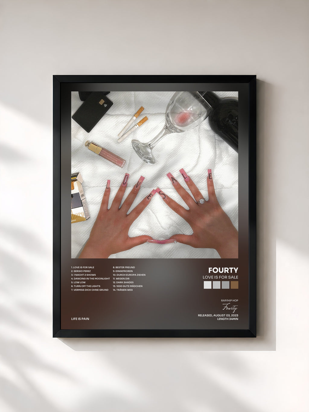 #noir Tableau de l'album LOVE IS FOR SALE de Fourty, cadre noir, imprimé et encadré en France