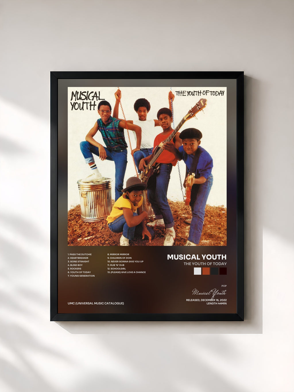 #noir Tableau de l'album The Youth Of Today de Musical Youth, cadre noir, imprimé et encadré en France