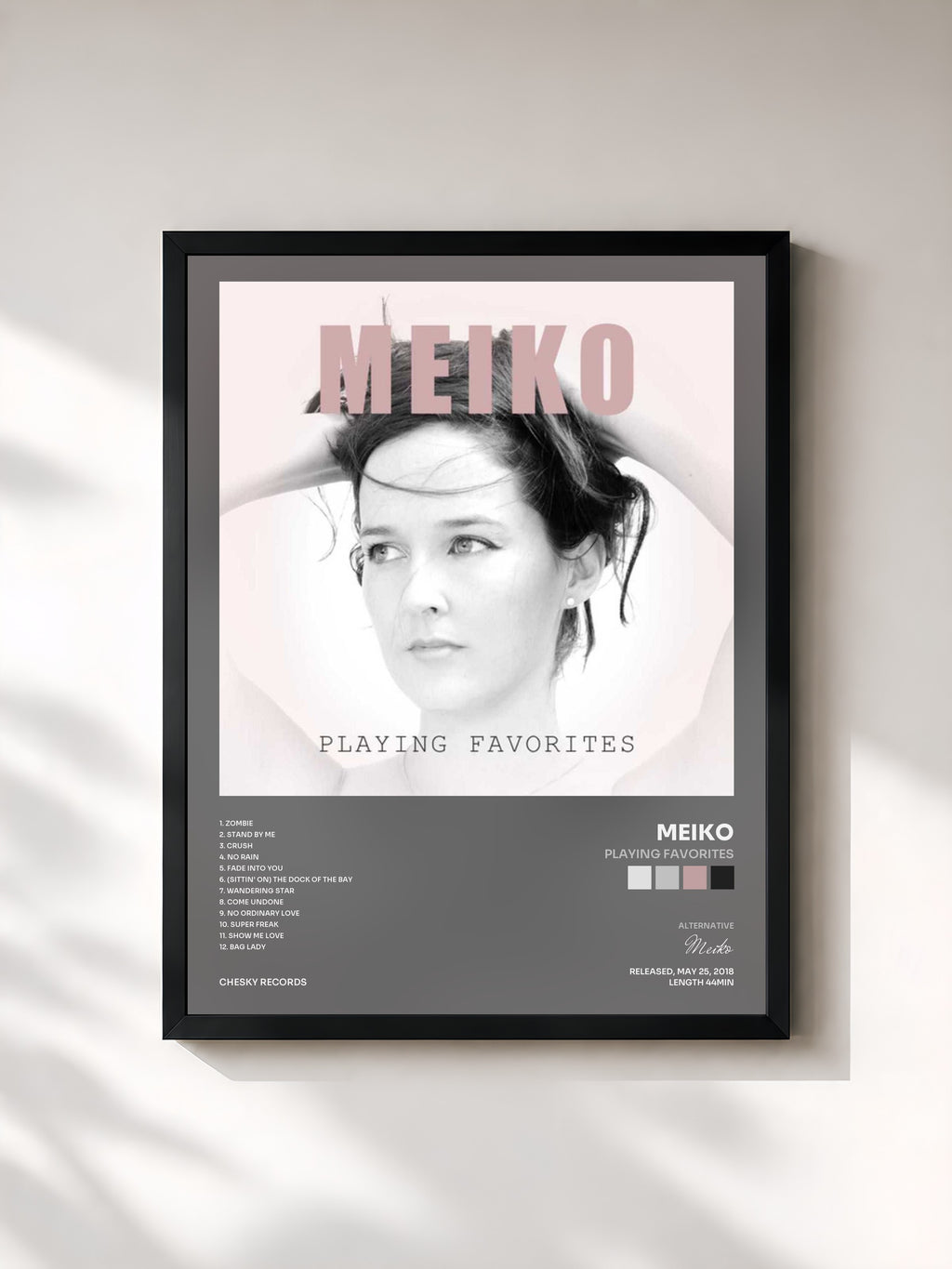 #noir Tableau de l'album Playing Favorites de Meiko, cadre noir, imprimé et encadré en France