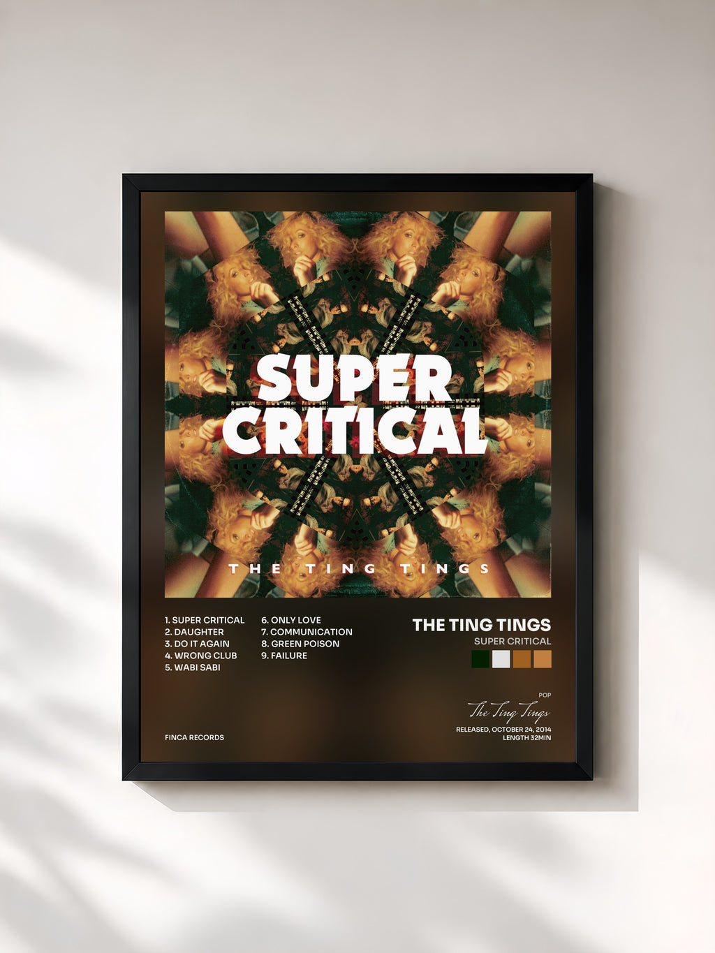 #noir Tableau de l'album Super Critical de The Ting Tings, cadre noir, imprimé et encadré en France