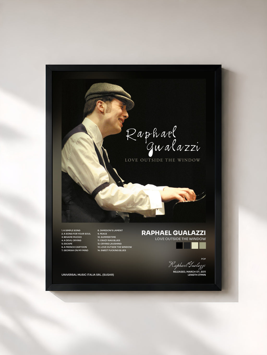 #noir Tableau de l'album Love Outside the Window de Raphael Gualazzi, cadre noir, imprimé et encadré en France
