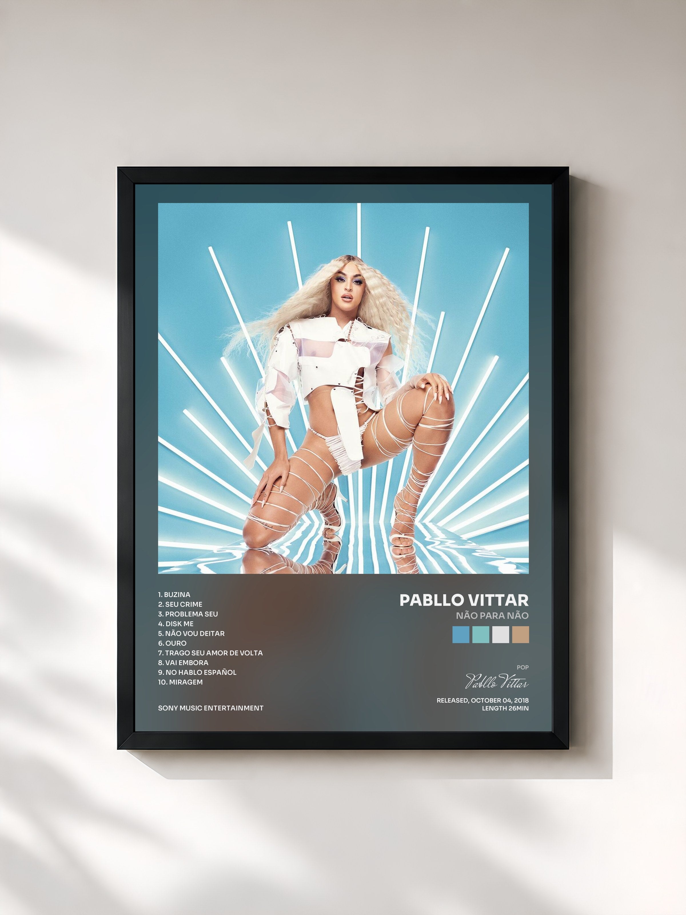 #noir Tableau de l'album Não Para Não de Pabllo Vittar, cadre noir, imprimé et encadré en France