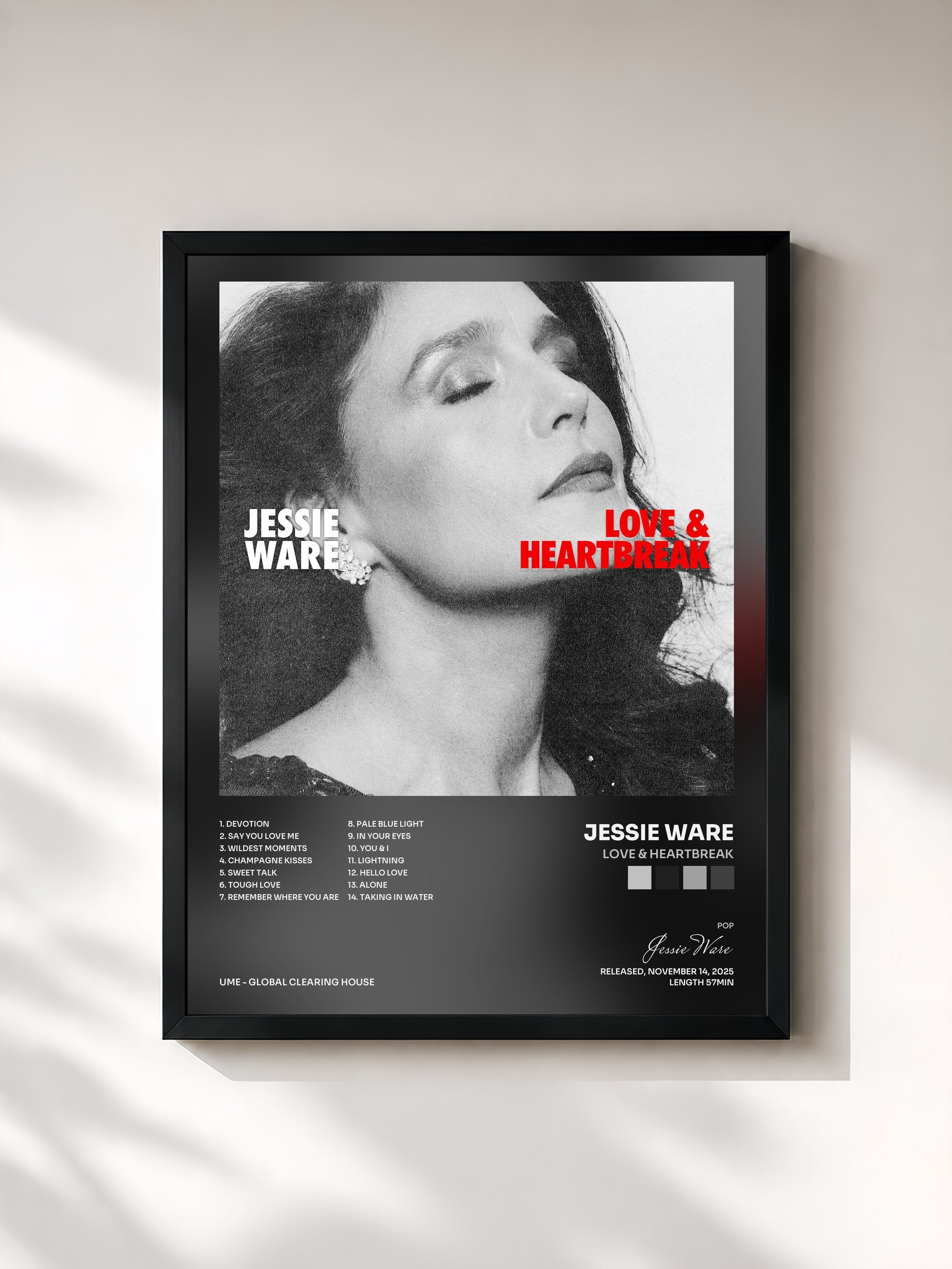 #noir Tableau de l'album Love & Heartbreak de Jessie Ware, cadre noir, imprimé et encadré en France
