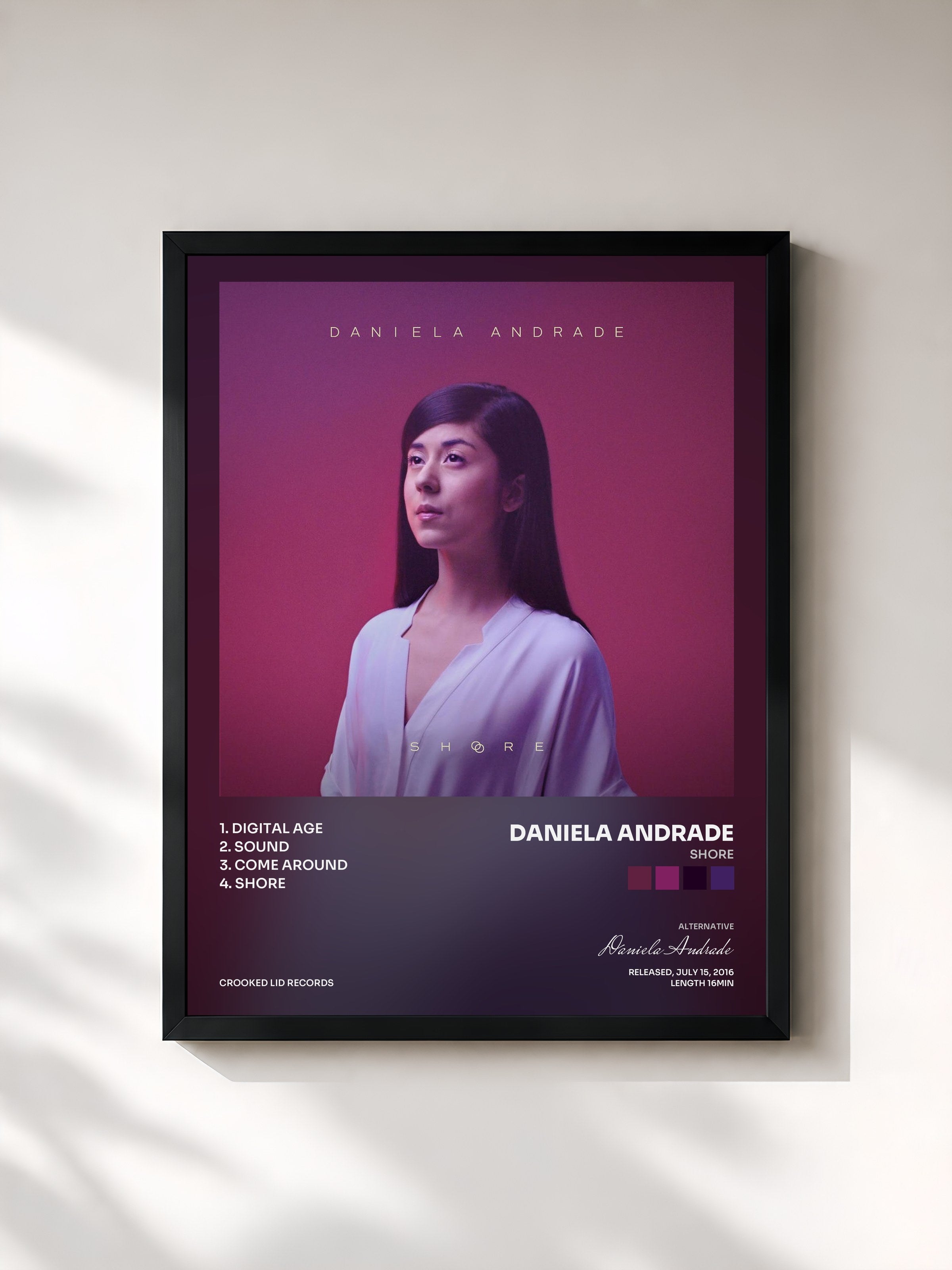 #noir Tableau de l'album Shore de Daniela Andrade, cadre noir, imprimé et encadré en France