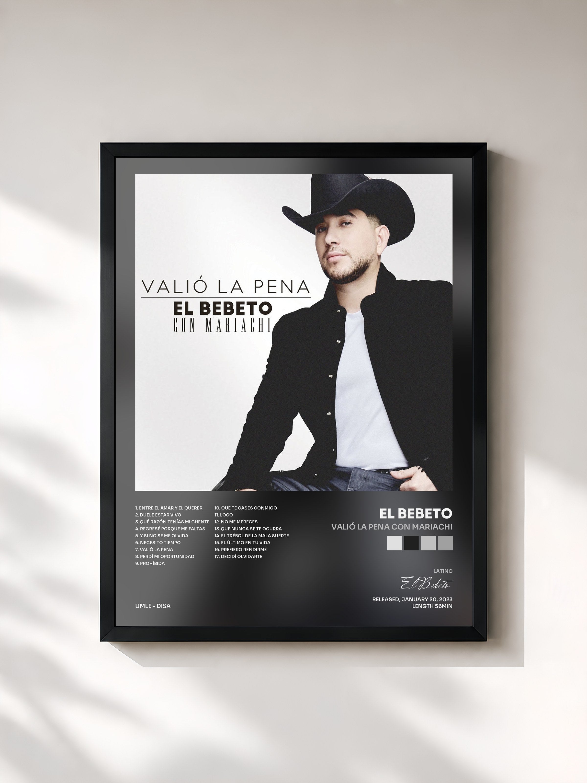 #noir Tableau de l'album Valió La Pena Con Mariachi de El Bebeto, cadre noir, imprimé et encadré en France