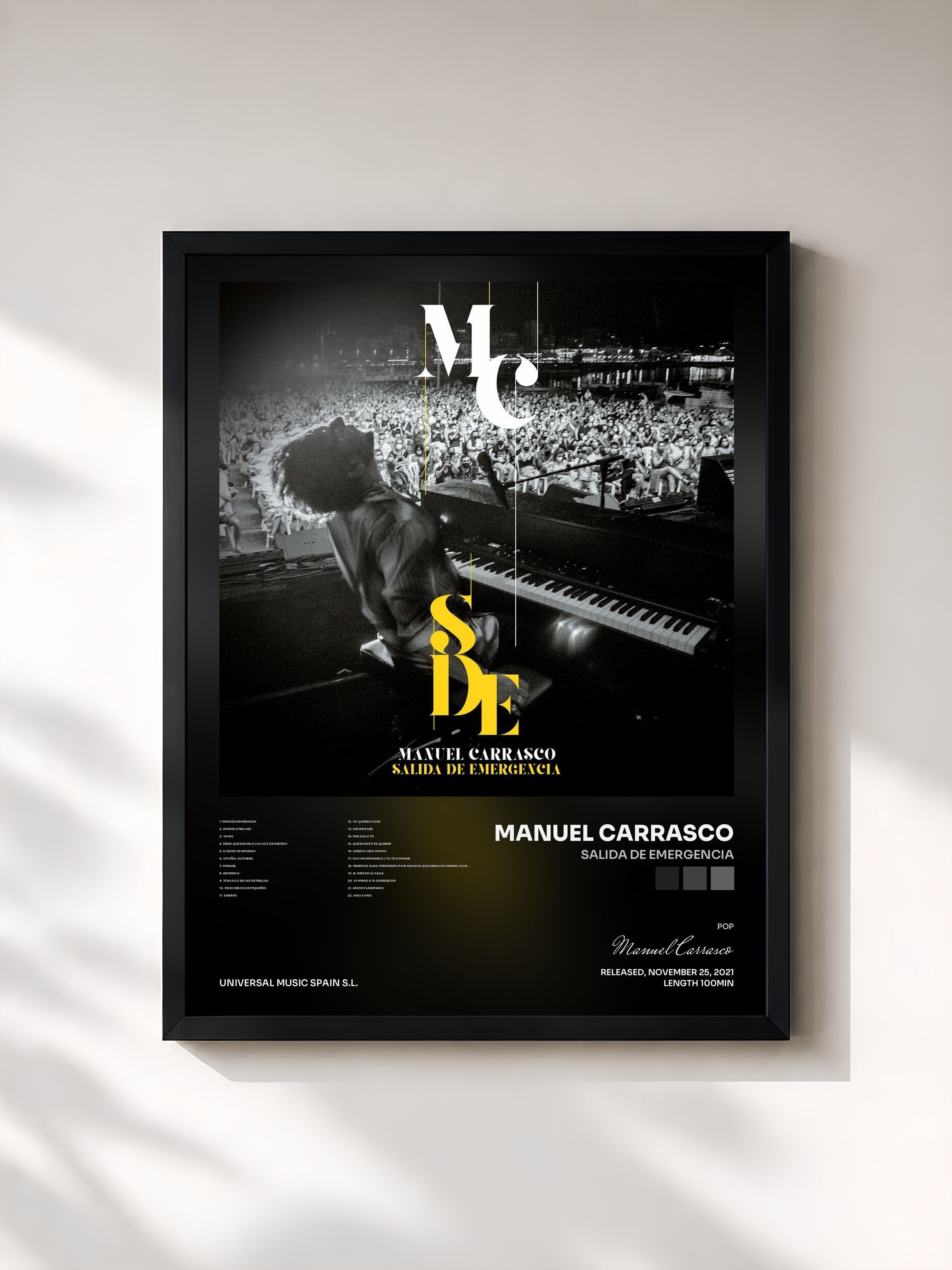 #noir Tableau de l'album Salida De Emergencia de Manuel Carrasco, cadre noir, imprimé et encadré en France