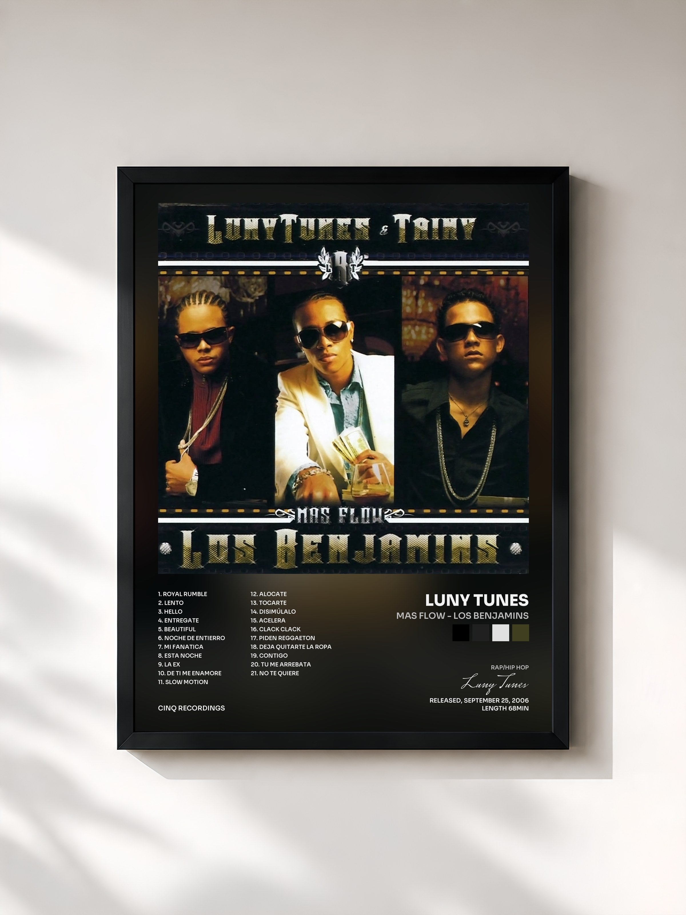 #noir Tableau de l'album Mas Flow - Los Benjamins de Luny Tunes, cadre noir, imprimé et encadré en France