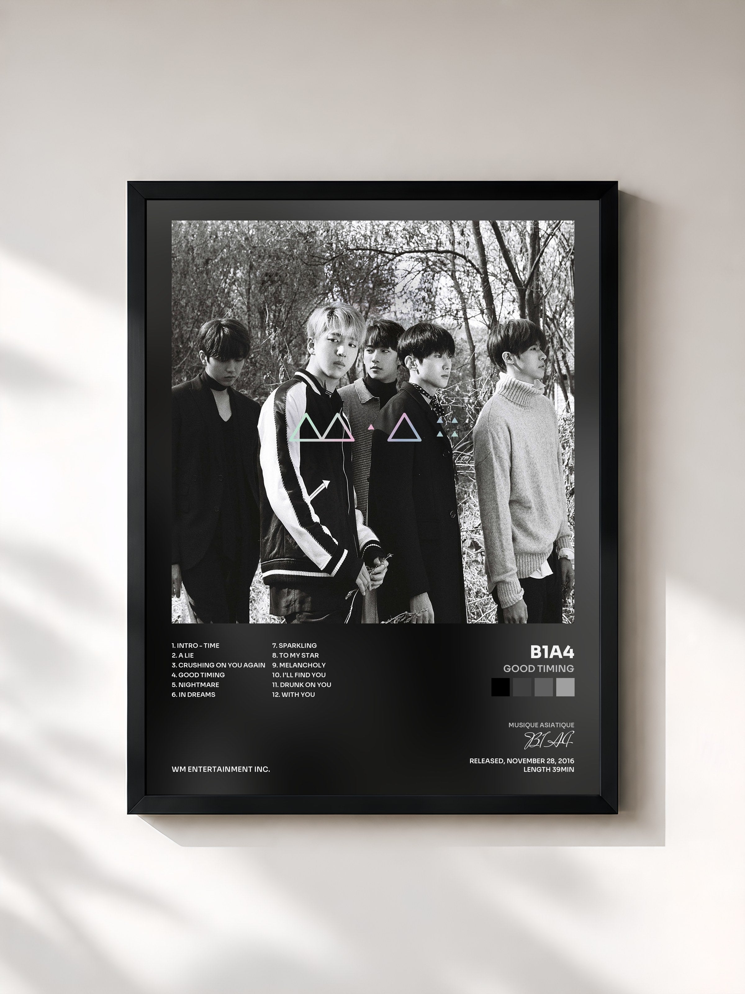 #noir Tableau de l'album GOOD TIMING de B1A4, cadre noir, imprimé et encadré en France