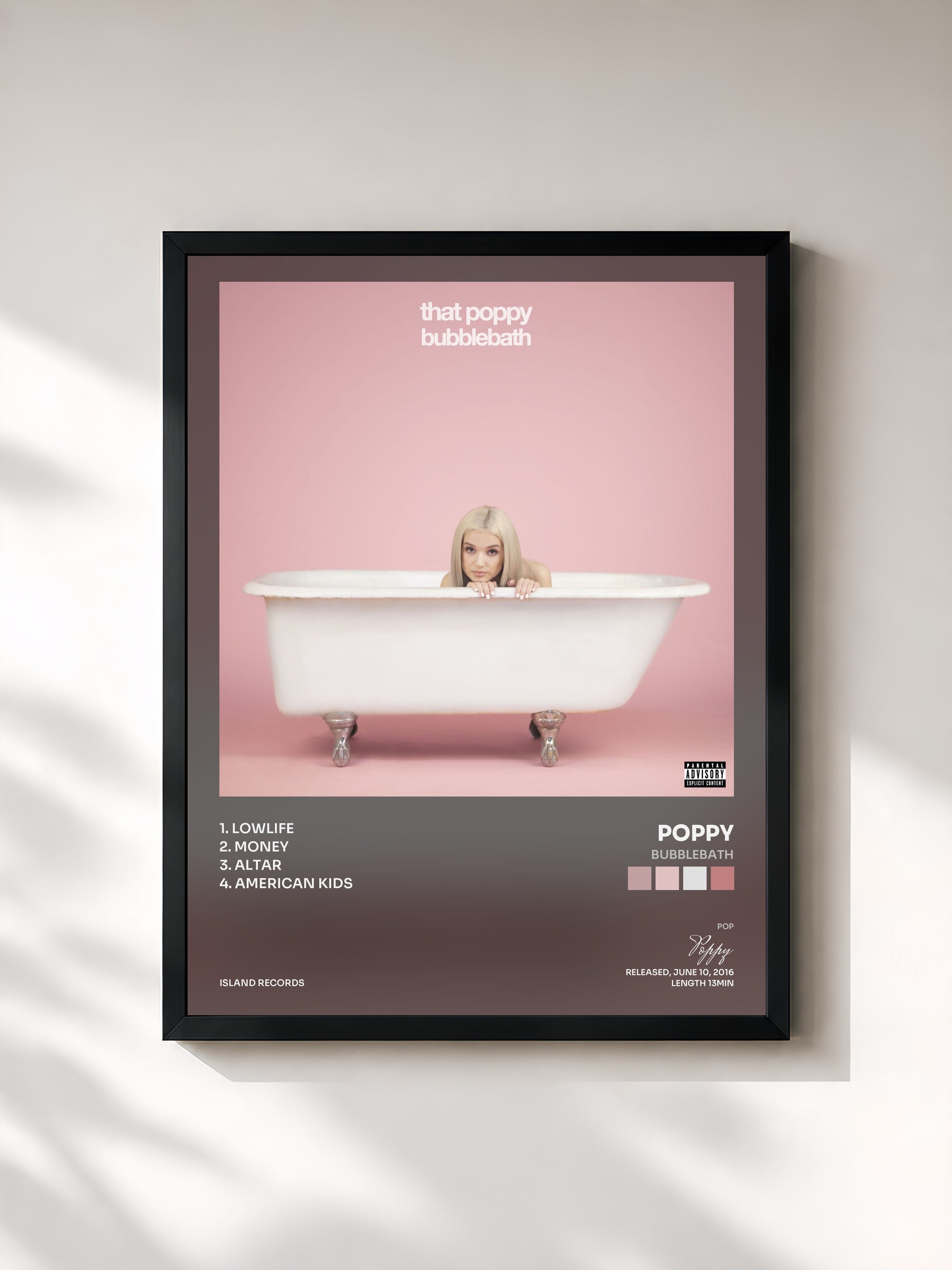 #noir Tableau de l'album Bubblebath de Poppy, cadre noir, imprimé et encadré en France