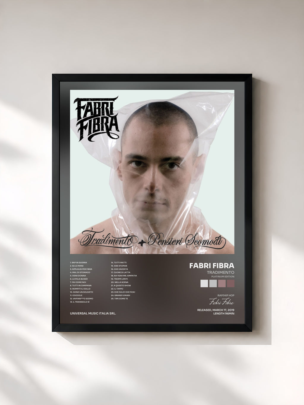 #noir Tableau de l'album Tradimento (Platinum Edition) de Fabri Fibra, cadre noir, imprimé et encadré en France