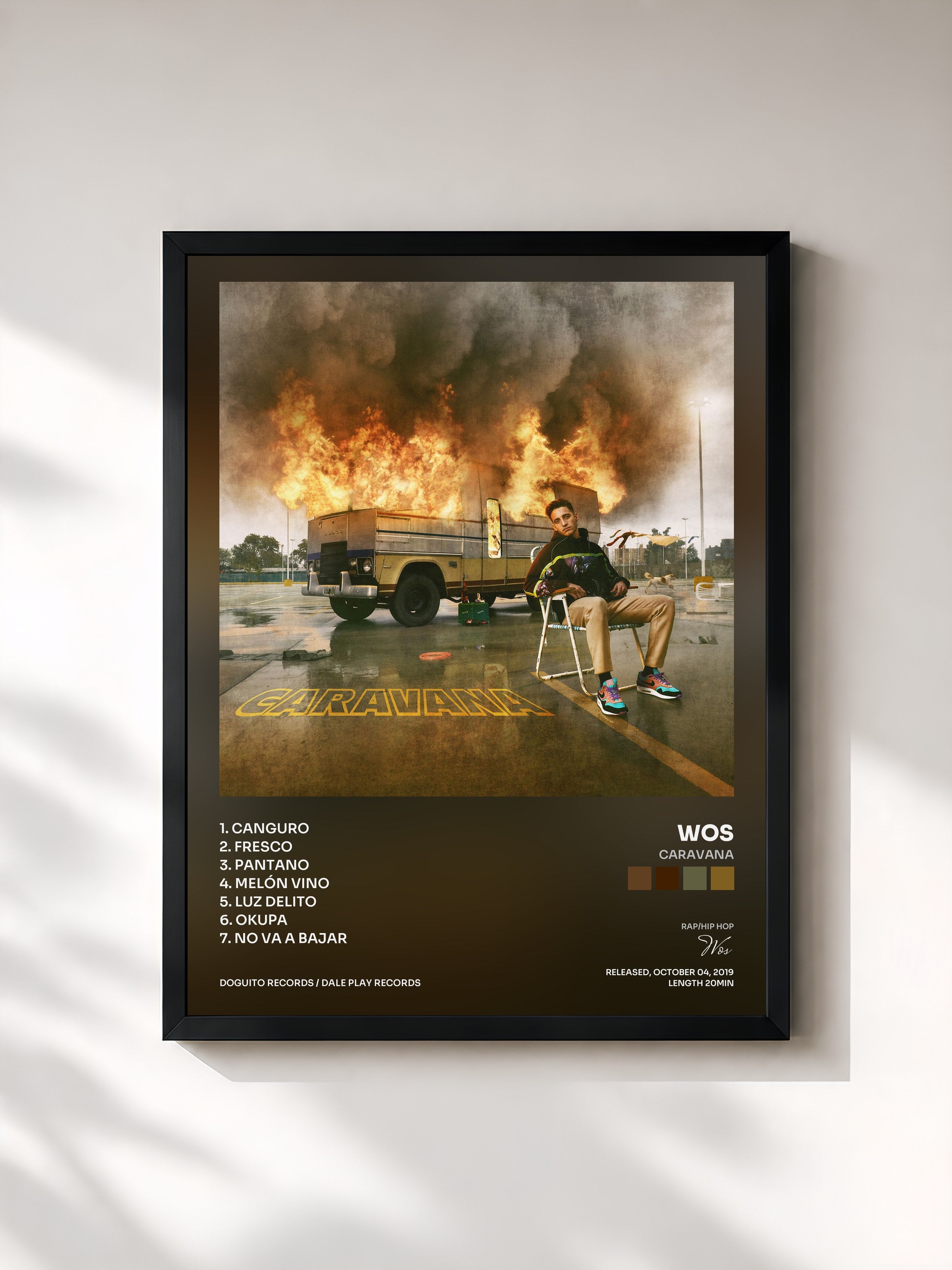 #noir Tableau de l'album CARAVANA de Wos, cadre noir, imprimé et encadré en France