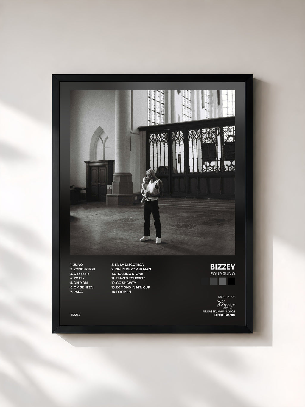 #noir Tableau de l'album FOUR JUNO de Bizzey, cadre noir, imprimé et encadré en France