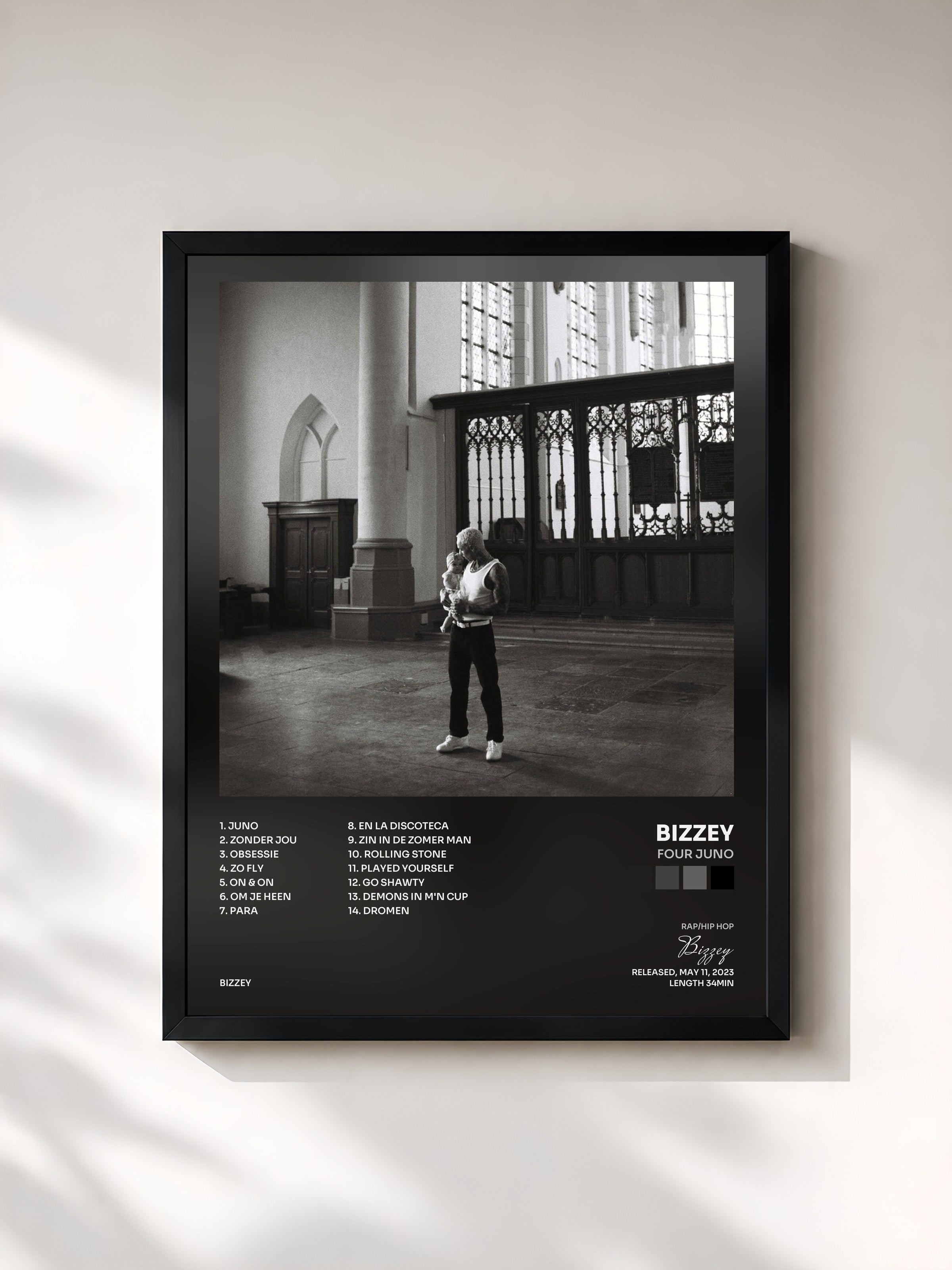 #noir Tableau de l'album FOUR JUNO de Bizzey, cadre noir, imprimé et encadré en France