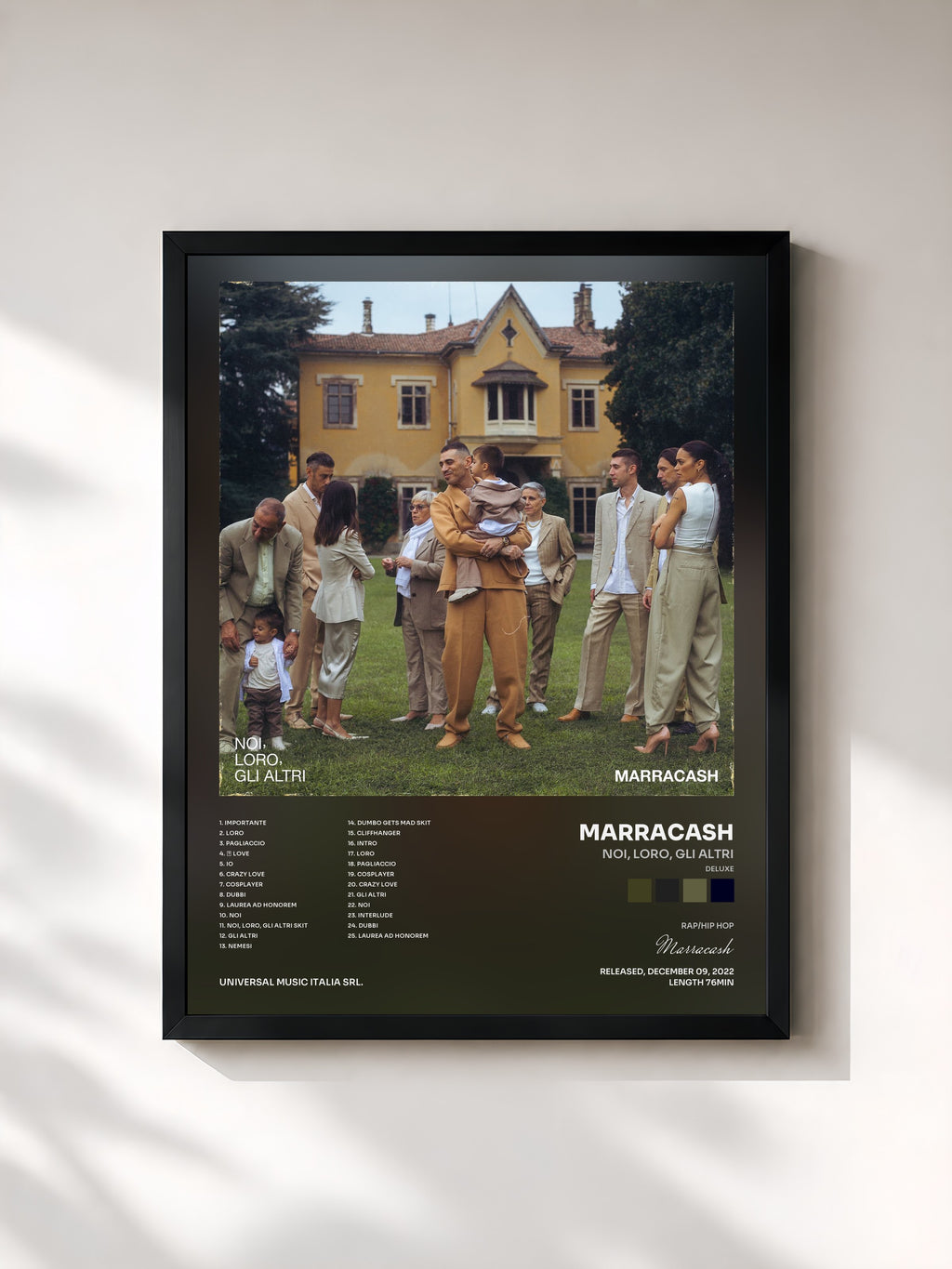 #noir NOI, LORO, GLI ALTRI (Deluxe) di Marracash in stampa incorniciata, cornice nera, stampata e incorniciata in Francia