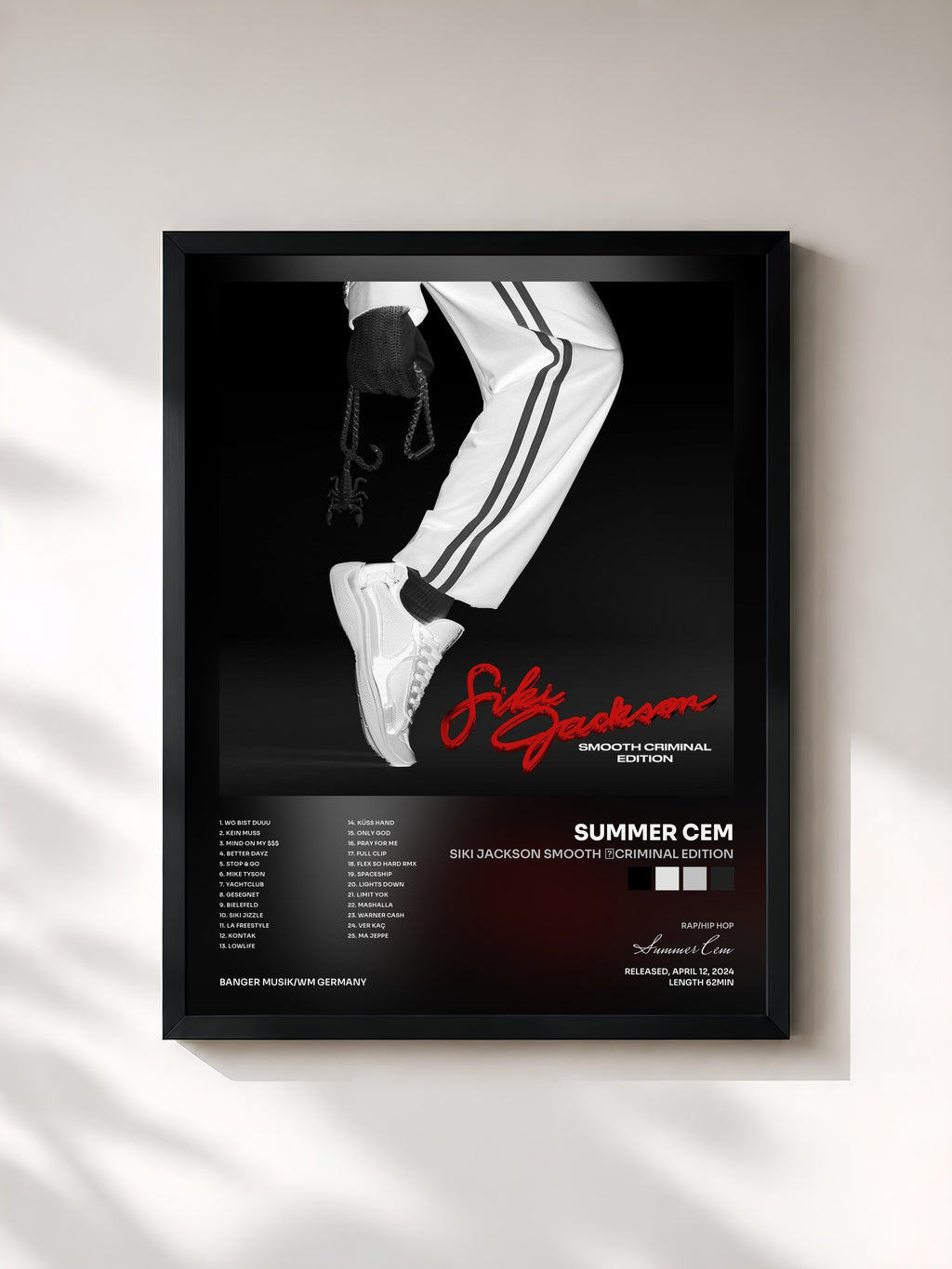 #noir Tableau de l'album SIKI JACKSON SMOOTH ​CRIMINAL EDITION de Summer Cem, cadre noir, imprimé et encadré en France