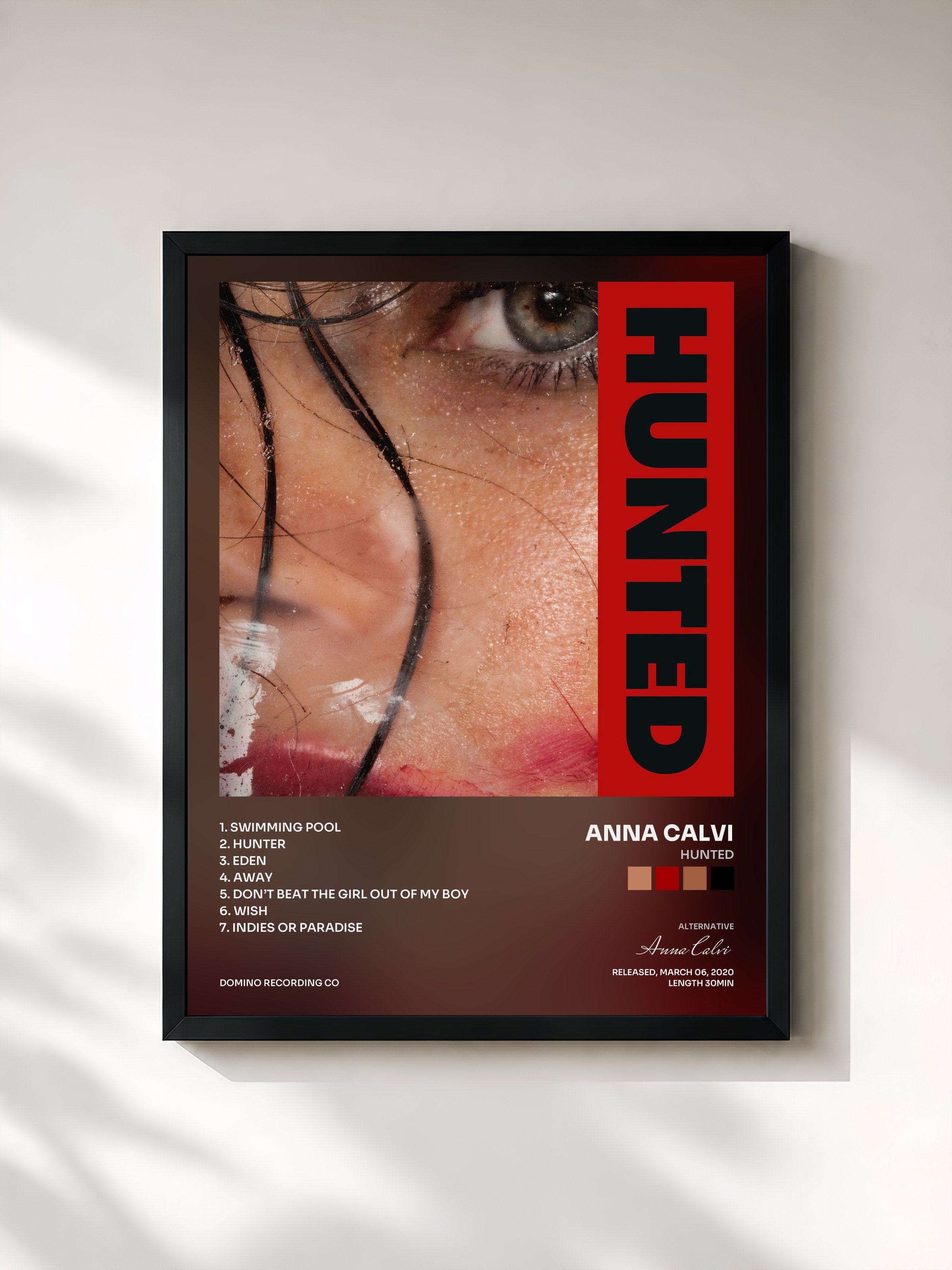 #noir Tableau de l'album Hunted de Anna Calvi, cadre noir, imprimé et encadré en France