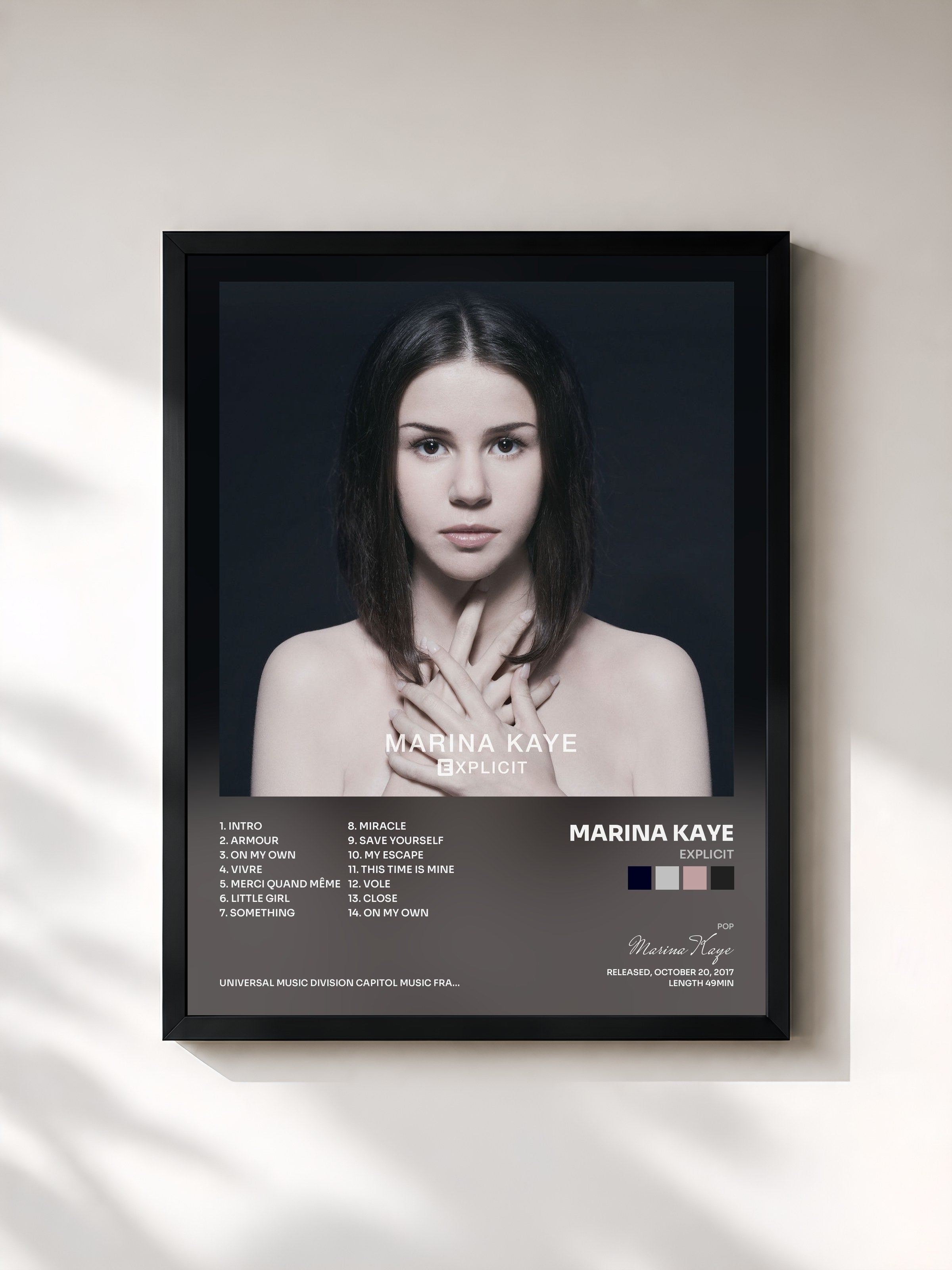#noir Tableau de l'album Explicit de Marina Kaye, cadre noir, imprimé et encadré en France