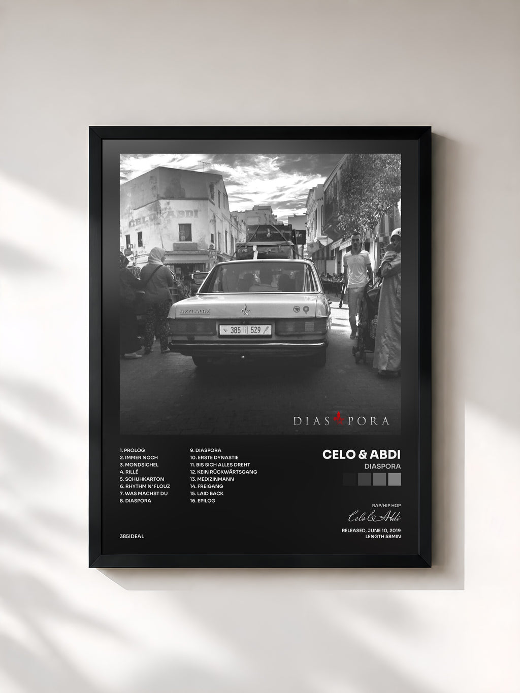#noir Tableau de l'album Diaspora de Celo & Abdi, cadre noir, imprimé et encadré en France