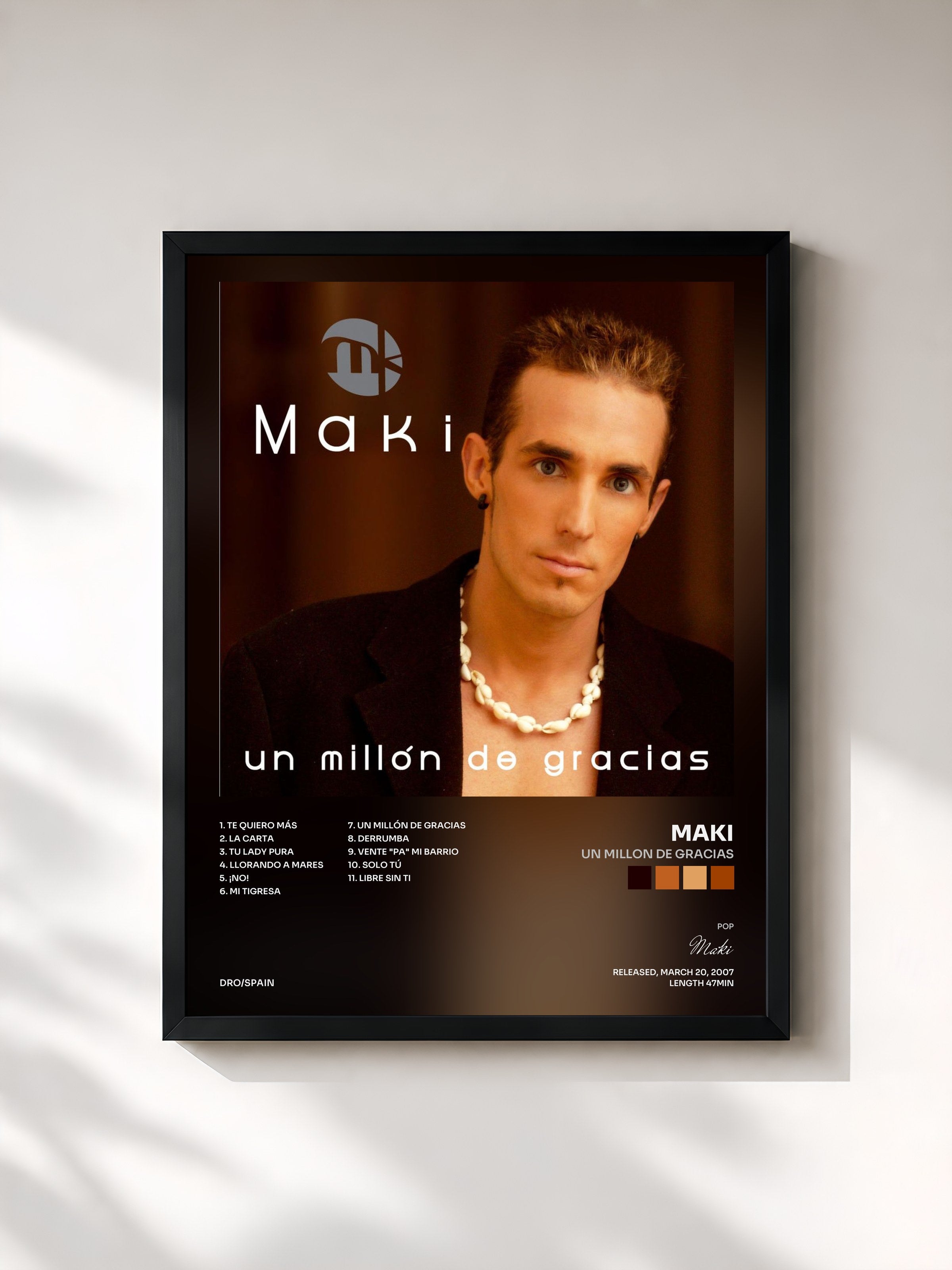 #noir Tableau de l'album Un millon de gracias de Maki, cadre noir, imprimé et encadré en France