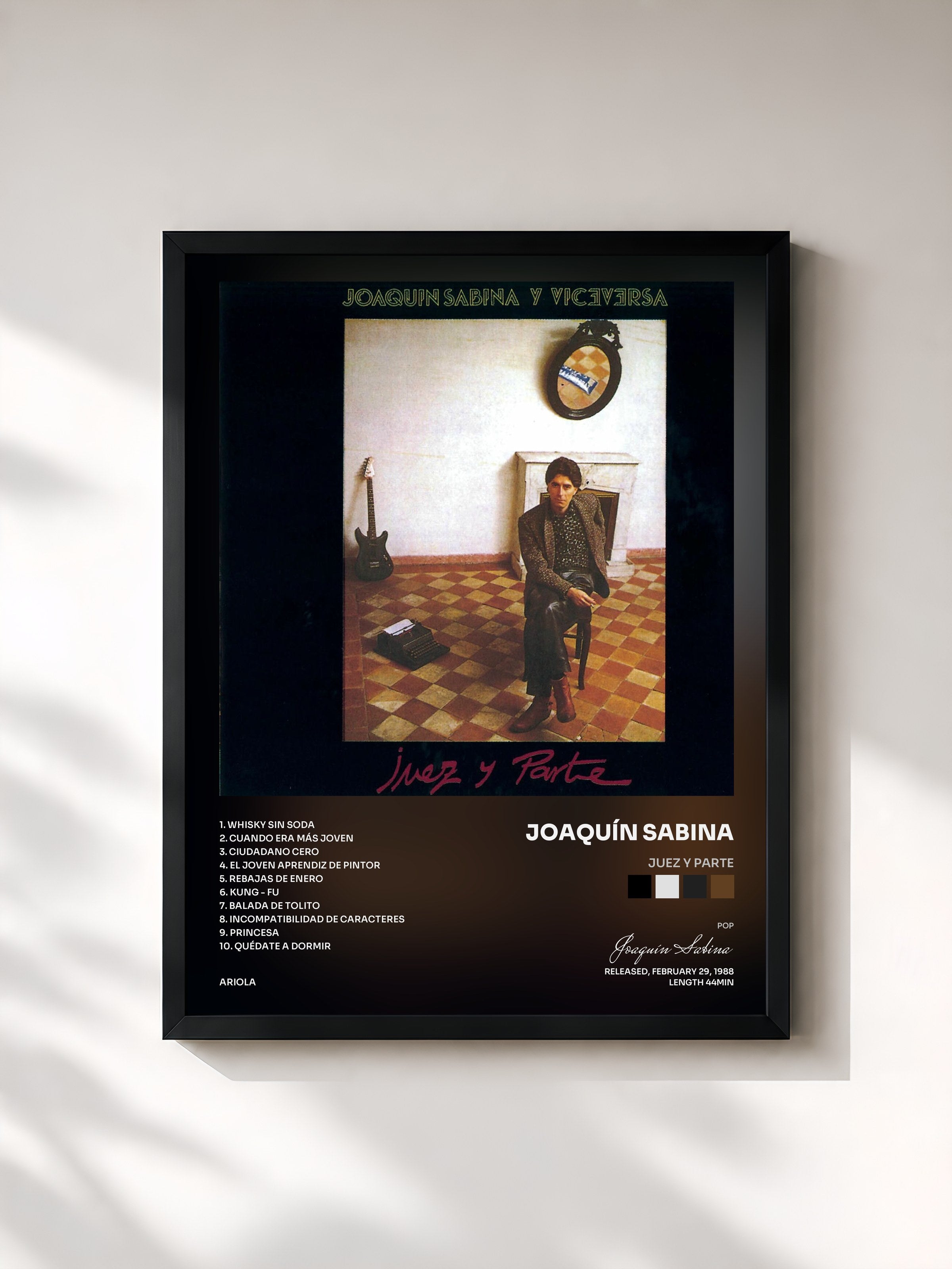 #noir Tableau de l'album Juez Y Parte de Joaquín Sabina, cadre noir, imprimé et encadré en France