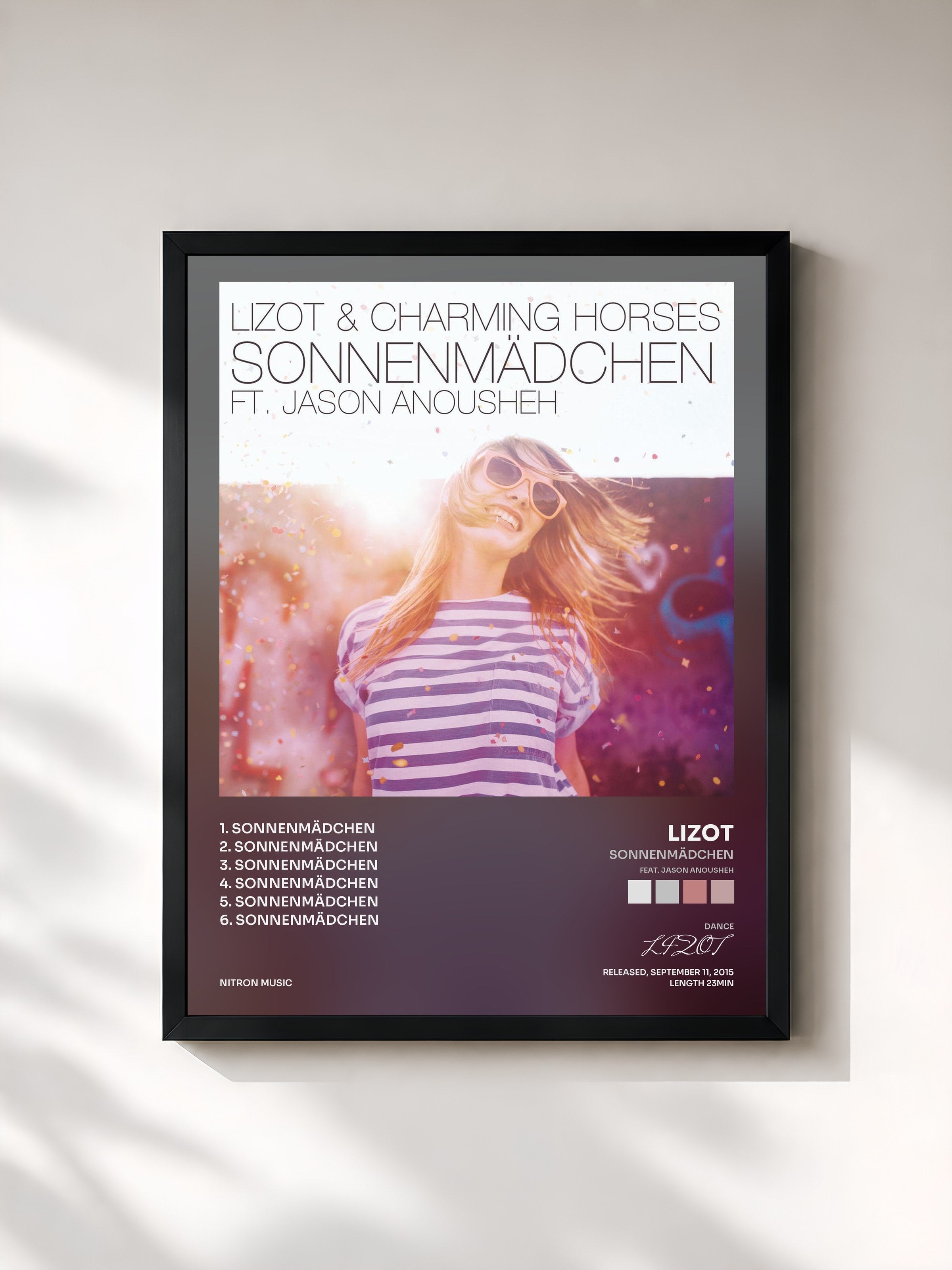 #noir Tableau de l'album Sonnenmädchen (feat. Jason Anousheh) de LIZOT, cadre noir, imprimé et encadré en France