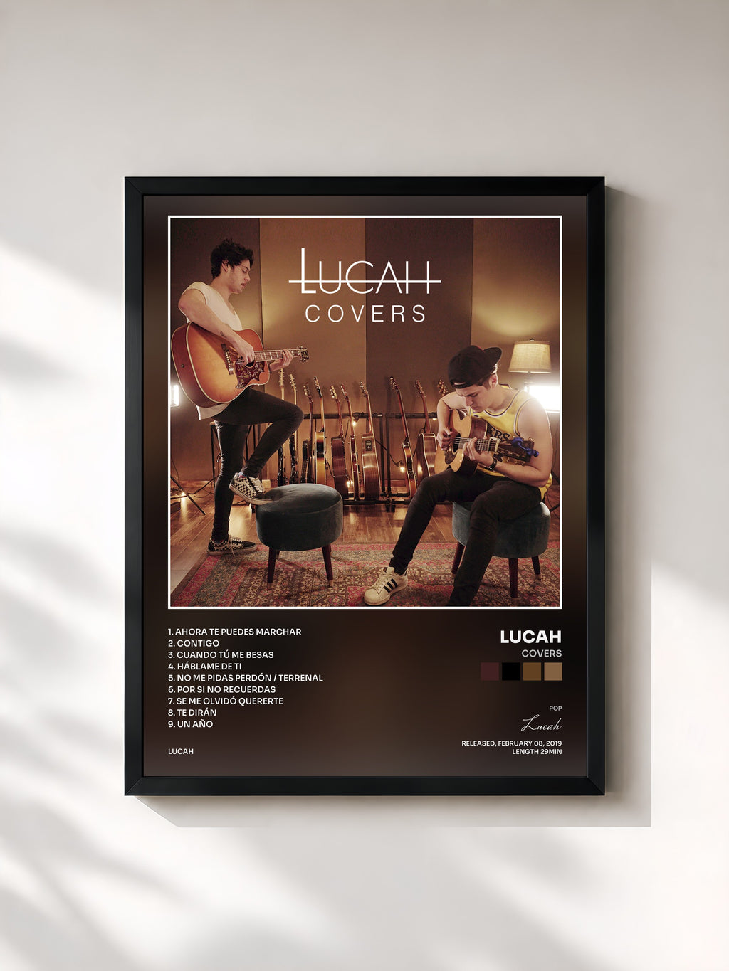 #noir Tableau de l'album Covers de Lucah, cadre noir, imprimé et encadré en France