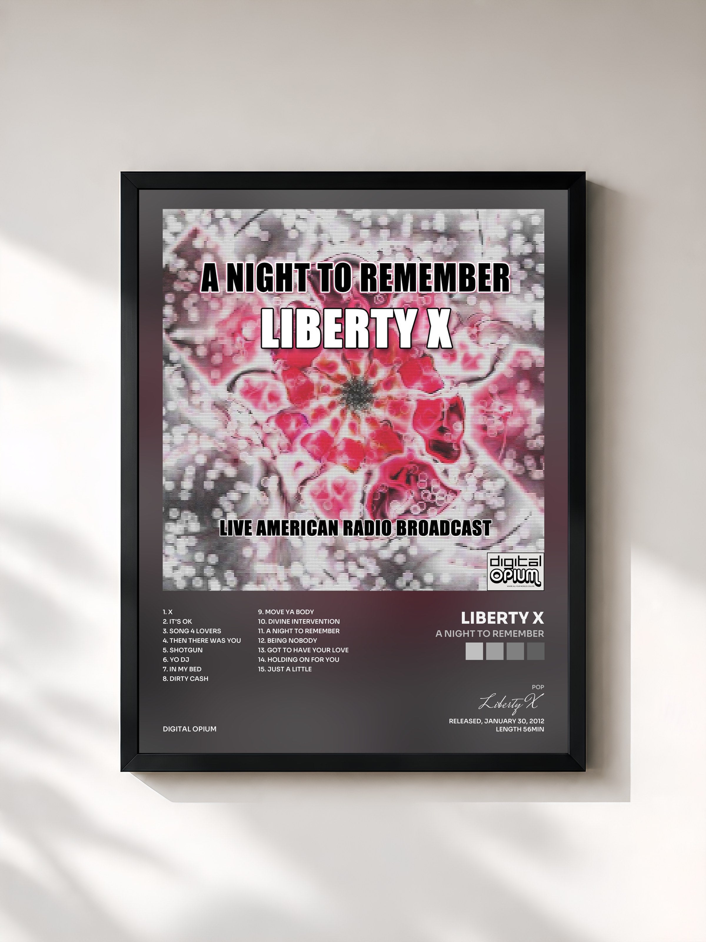 #noir Tableau de l'album A Night To Remember de Liberty X, cadre noir, imprimé et encadré en France
