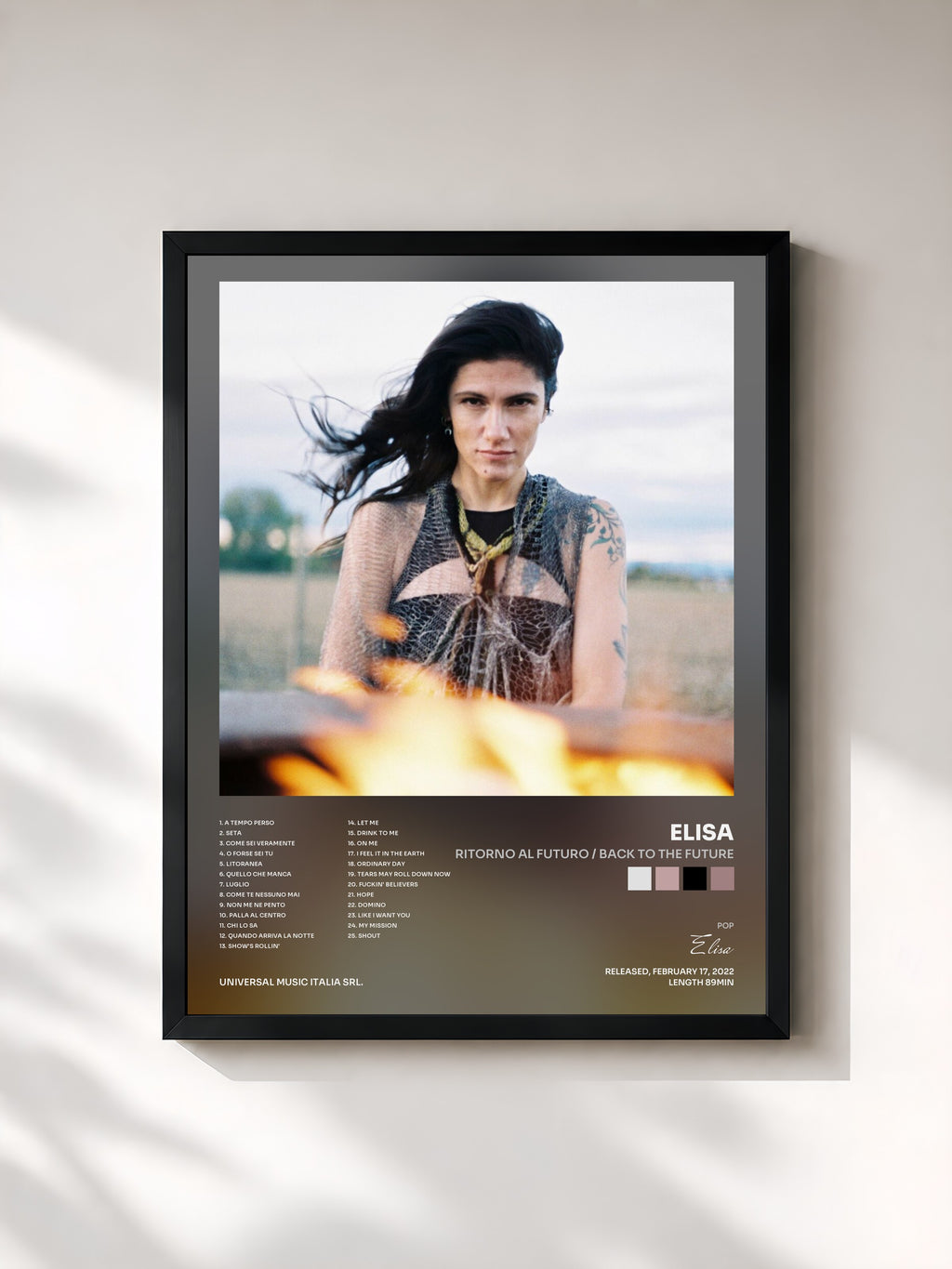 #noir Tableau de l'album Ritorno Al Futuro / Back To The Future de Elisa, cadre noir, imprimé et encadré en France